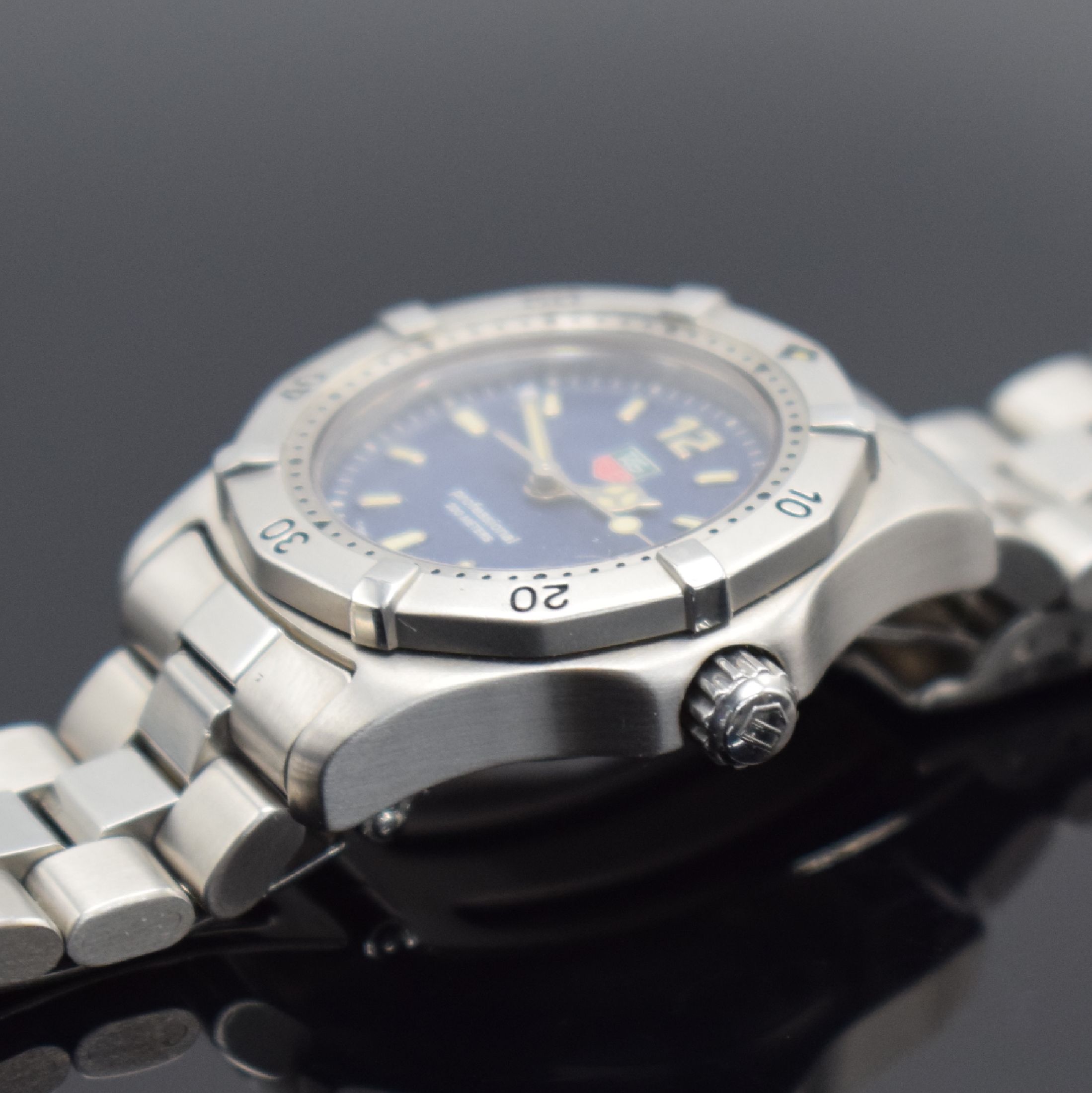 Detail c: TAG HEUER Professional Damenarmbanduhr Referenz WK1313, Schweiz um 2000, Edelstahlgeh. inkl. Gliederband m. Faltschl. & Tauchverlängerung, Boden & ...