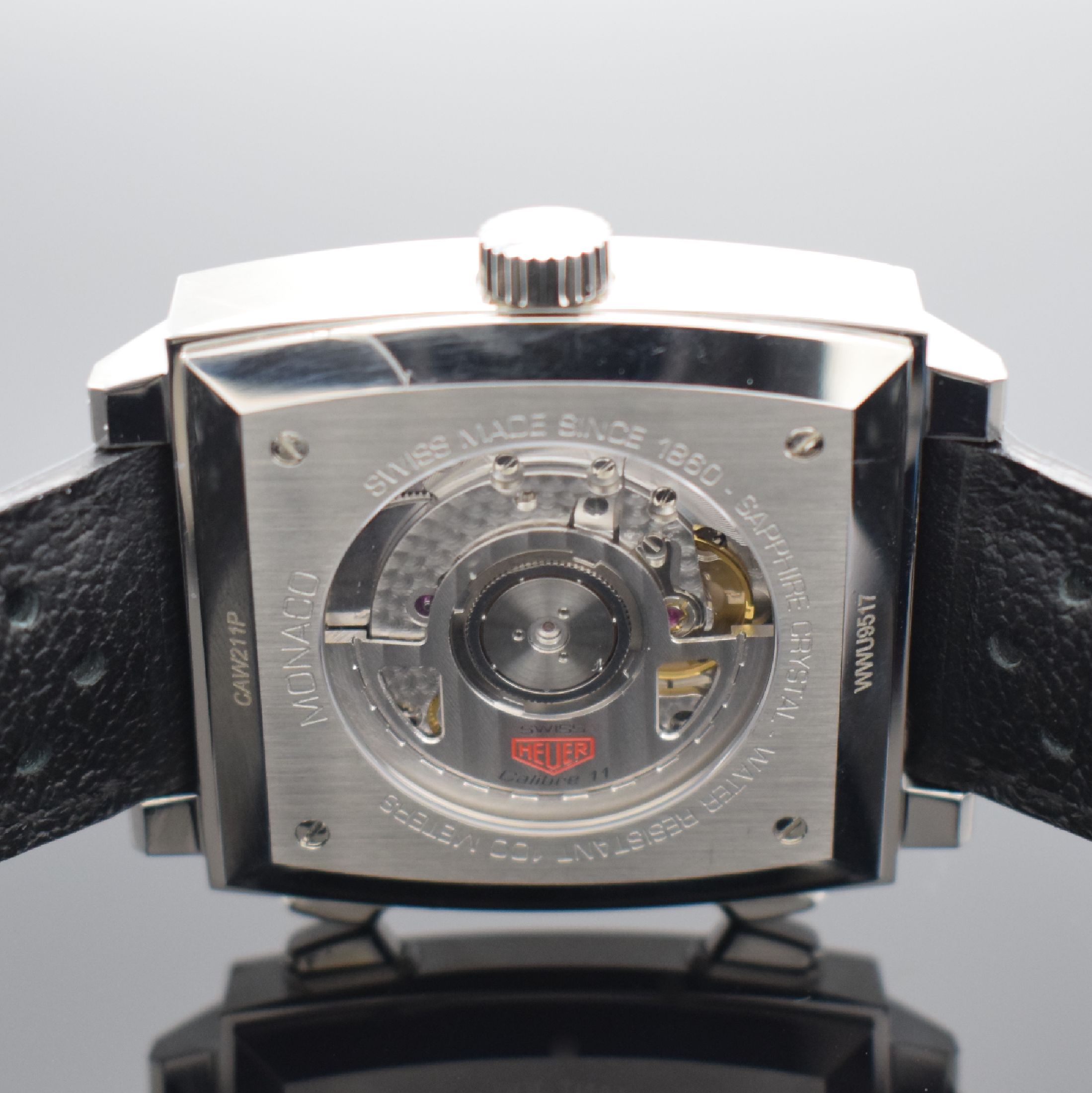 Detail d: HEUER Monaco Armbandchronograph Referenz CAW211P, Schweiz um 2017, Automatik, quadratisches, beids. vergl. Geh., Boden 4- fach verschr., orig. ...