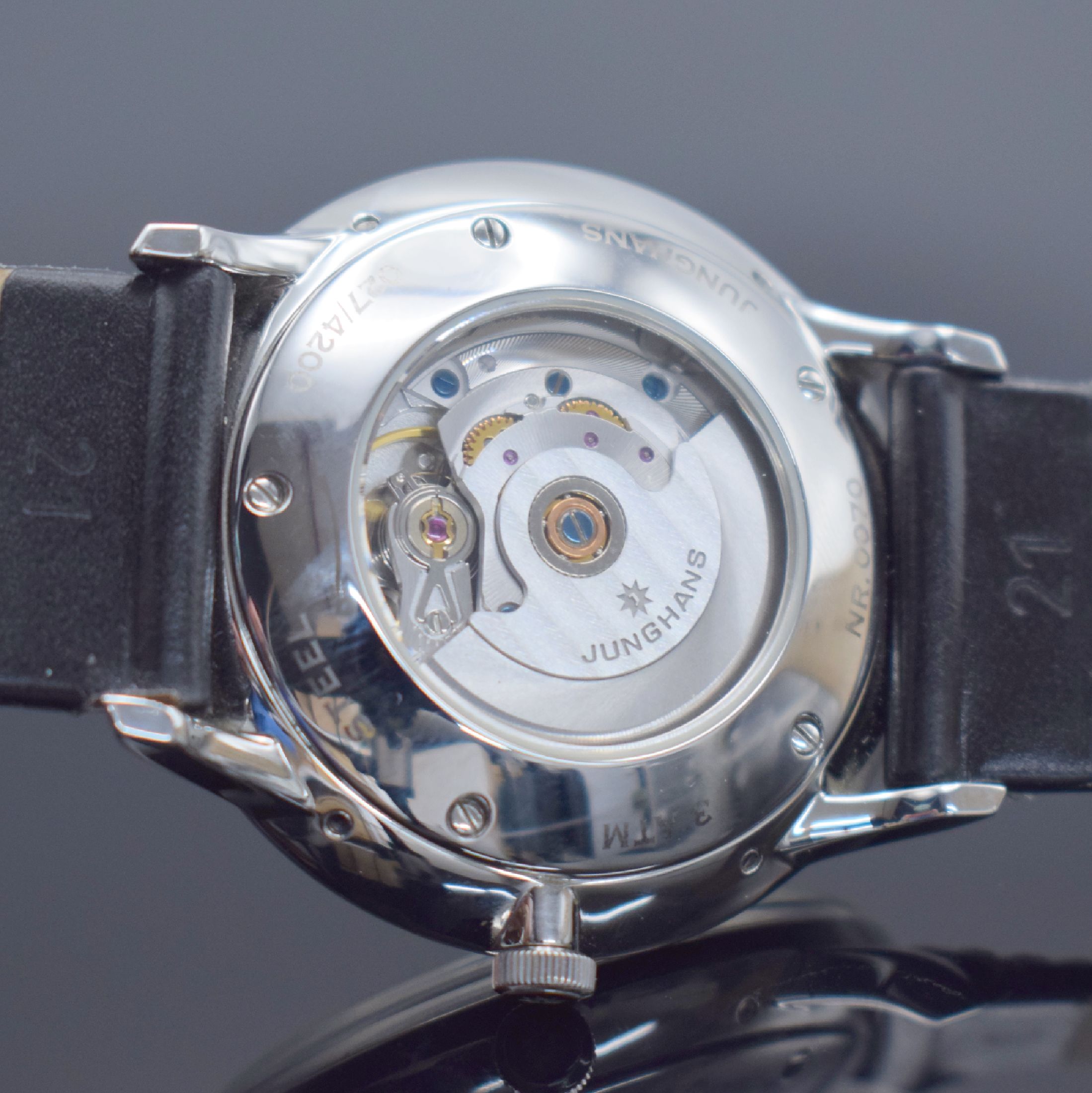 Detail e: JUNGHANS Meister Kalender Herrenarmbanduhr Referenz 027/4200, Automatik, beids. vergl. Edelstahlgeh. inkl. orig. Lederband m. orig. Dornschl., Boden ...