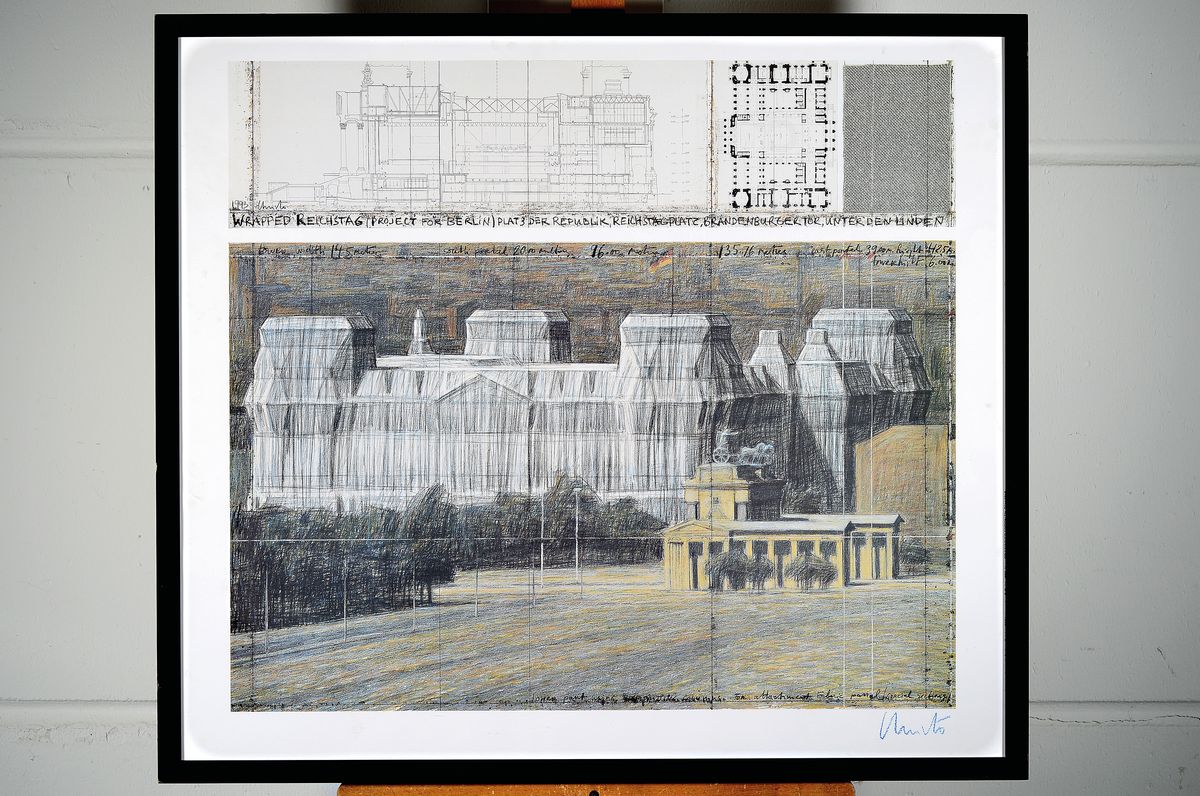 Detail k: Christo, 1935 Gabrovo-2020 New York, Wrapped Reichstag, Farboffset zur Collage, rechts unten handsigniert, Blattgr. ca. 70x80cm