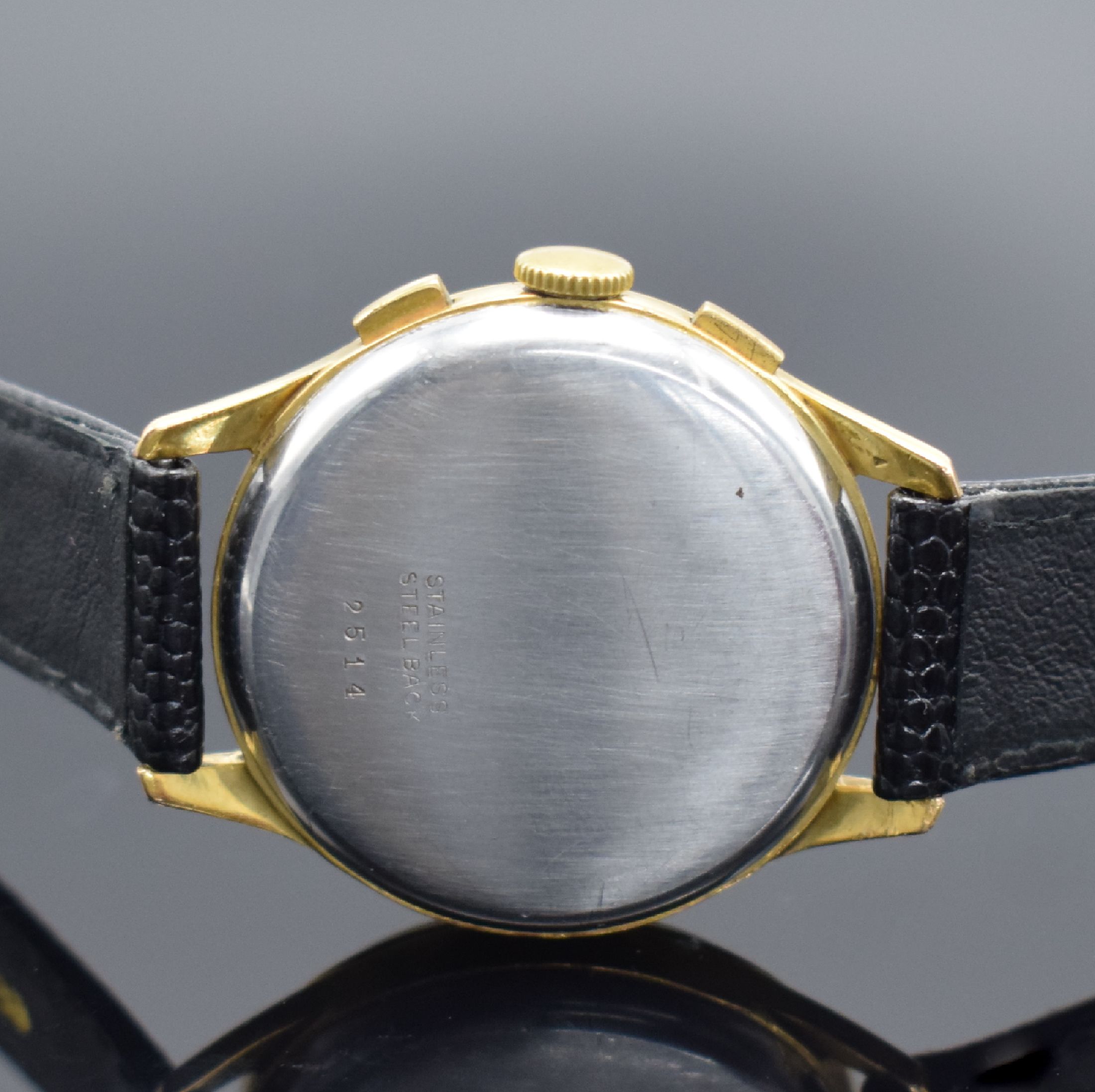 Detail c: ORATOR Herrenarmbanduhr mit Chronograph, Schweiz um 1945, Handaufzug, verg. Geh., Edelstahlboden aufgedr., schön erhaltenes silb. Zifferbl. m. gold. ...