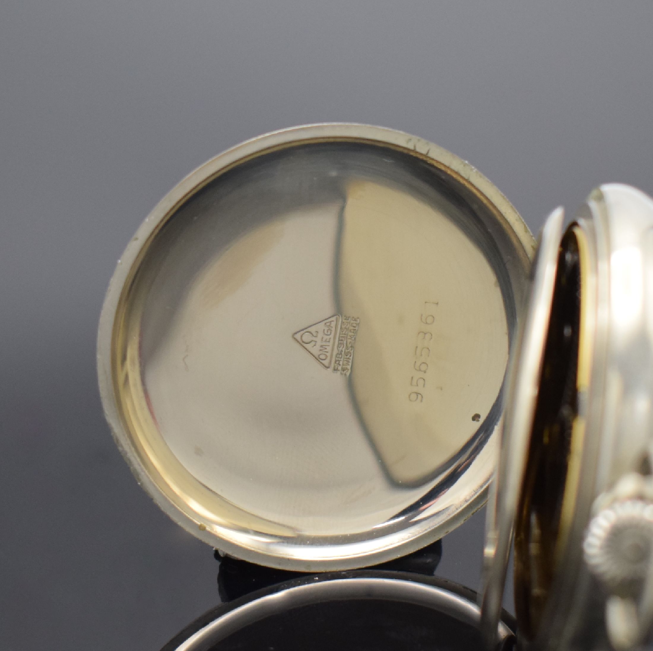 Detail b: OMEGA offene Herrentaschenuhr, Schweiz um 1937, Nickelgeh., Emailzifferbl. m. fetten arab. Std., gebl. Zeiger, kl. Sek., Werk verg., 15 St., Kal. ...