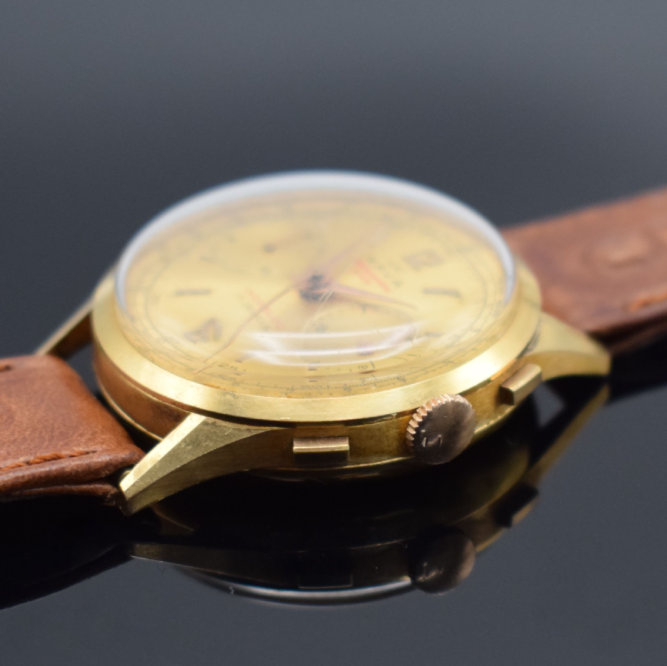 Detail b: CHRONOGRAPHE SUISSE / NAVA Armbandchronograph in RoseG 750/000, Schweiz um 1960, Handaufzug, gedr. Geh. l. dell., Metall Innengeh., gold. Zifferbl., ...