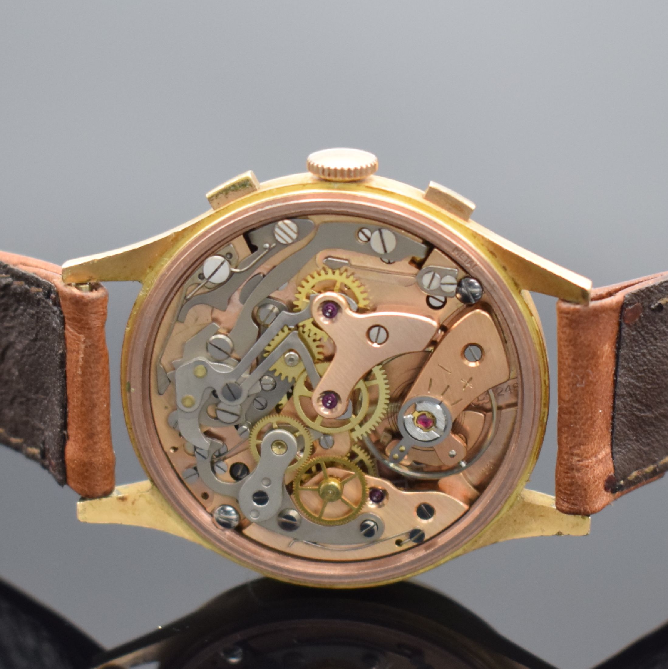 Detail f: CHRONOGRAPHE SUISSE / NAVA Armbandchronograph in RoseG 750/000, Schweiz um 1960, Handaufzug, gedr. Geh. l. dell., Metall Innengeh., gold. Zifferbl., ...