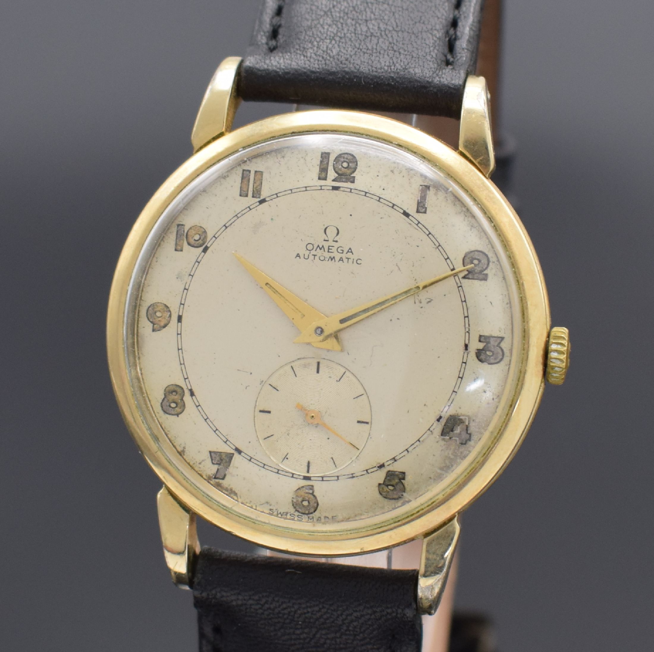 Detail a: OMEGA Armbanduhr mit Hammerautomatik in 80 Micron Plaque, Schweiz um 1951, Automatik, 3-tlg. Geh. Ref. 2398 2, Boden & Glasrand aufgedr., silb. ...