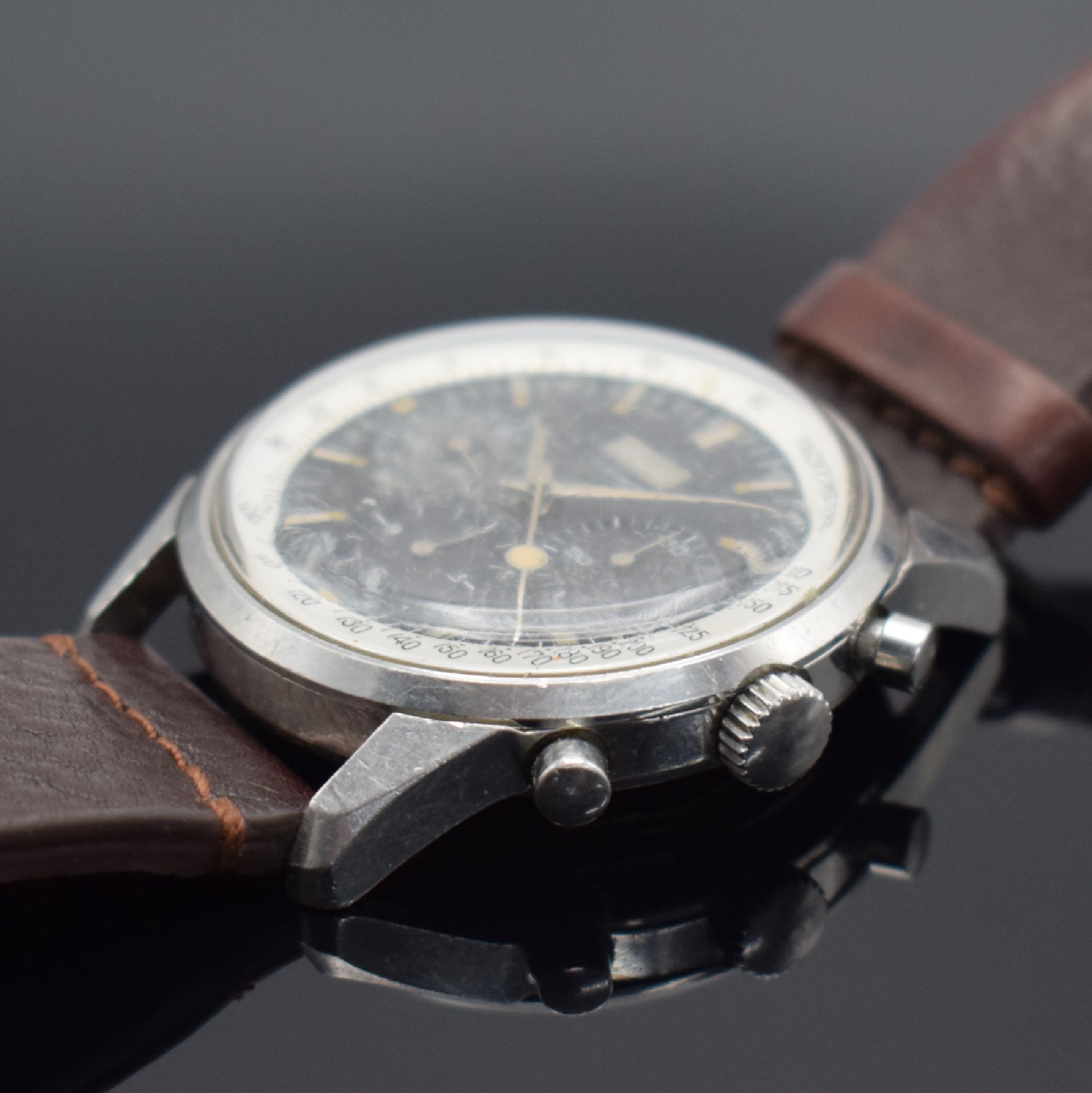 Detail b: SCHILD 4072B Armbandchronograph Valjoux 72 in Stahl, Schweiz um 1968, Handaufzug, verschr. Geh., schwarzes Zifferbl. pat./fl., silb. Tachymeterskala, ...