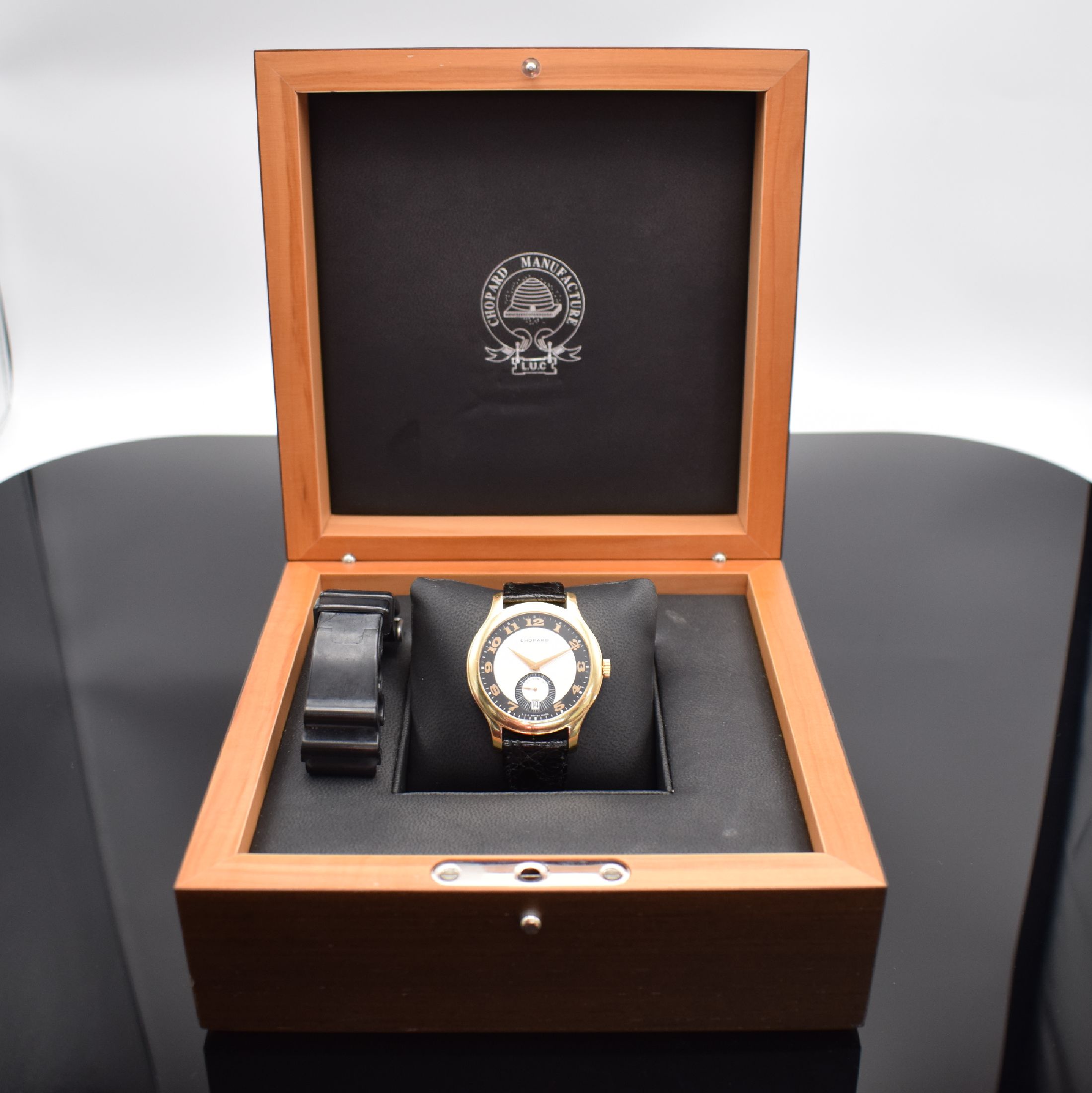 Detail f: CHOPARD Chronometre Herrenarmbanduhr in GG 750/000, Schweiz um 2010, Automatik, beids. Saphirvergl. Geh., Boden 8-fach verschr., Krone neutral ers., ...