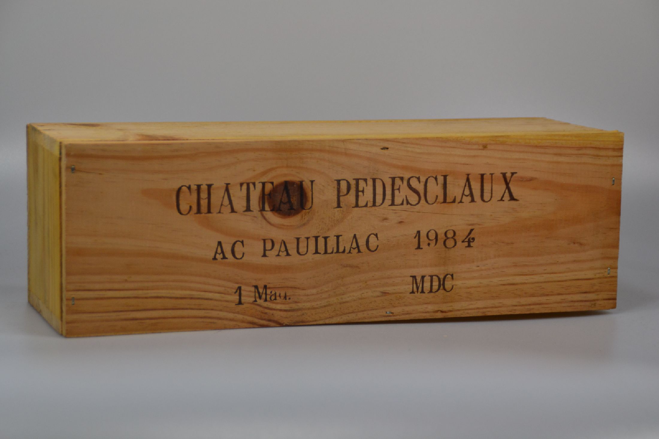 1 Magnumflasche in ungeöffneter Holzkiste, 1984 Chateau Pedesclaux, Pauillac, 1,5l, ca.10-15% Vol., 8457, Kiste ungeöffnet