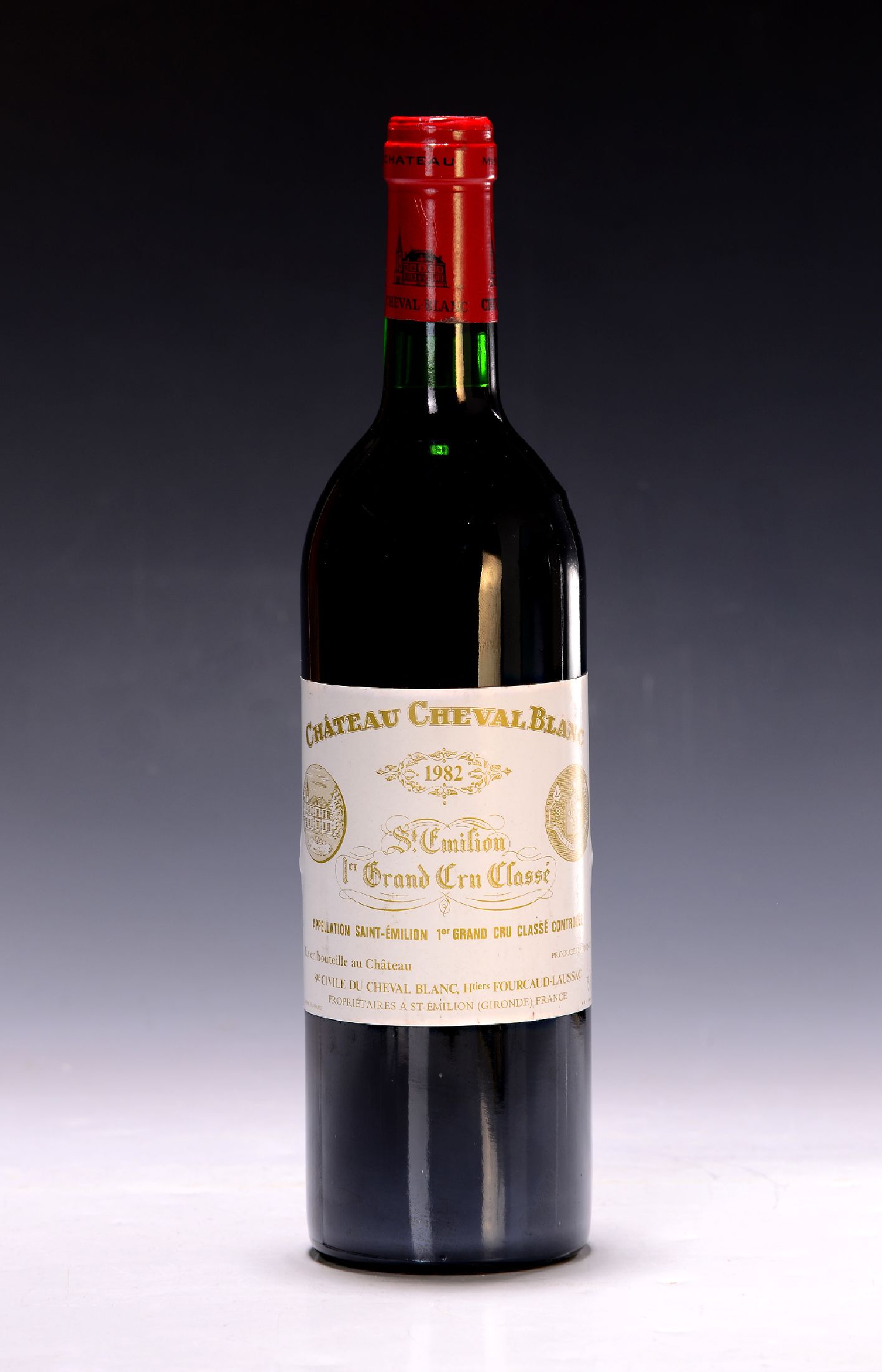 1 Flasche, 1982 Chateau Cheval Blanc, Saint -Emilion Grand Cru, 750ml, Into Neck-High Fill, unverkostet, Kapsel min. ber., 100 Parker -Punkte, laut ...
