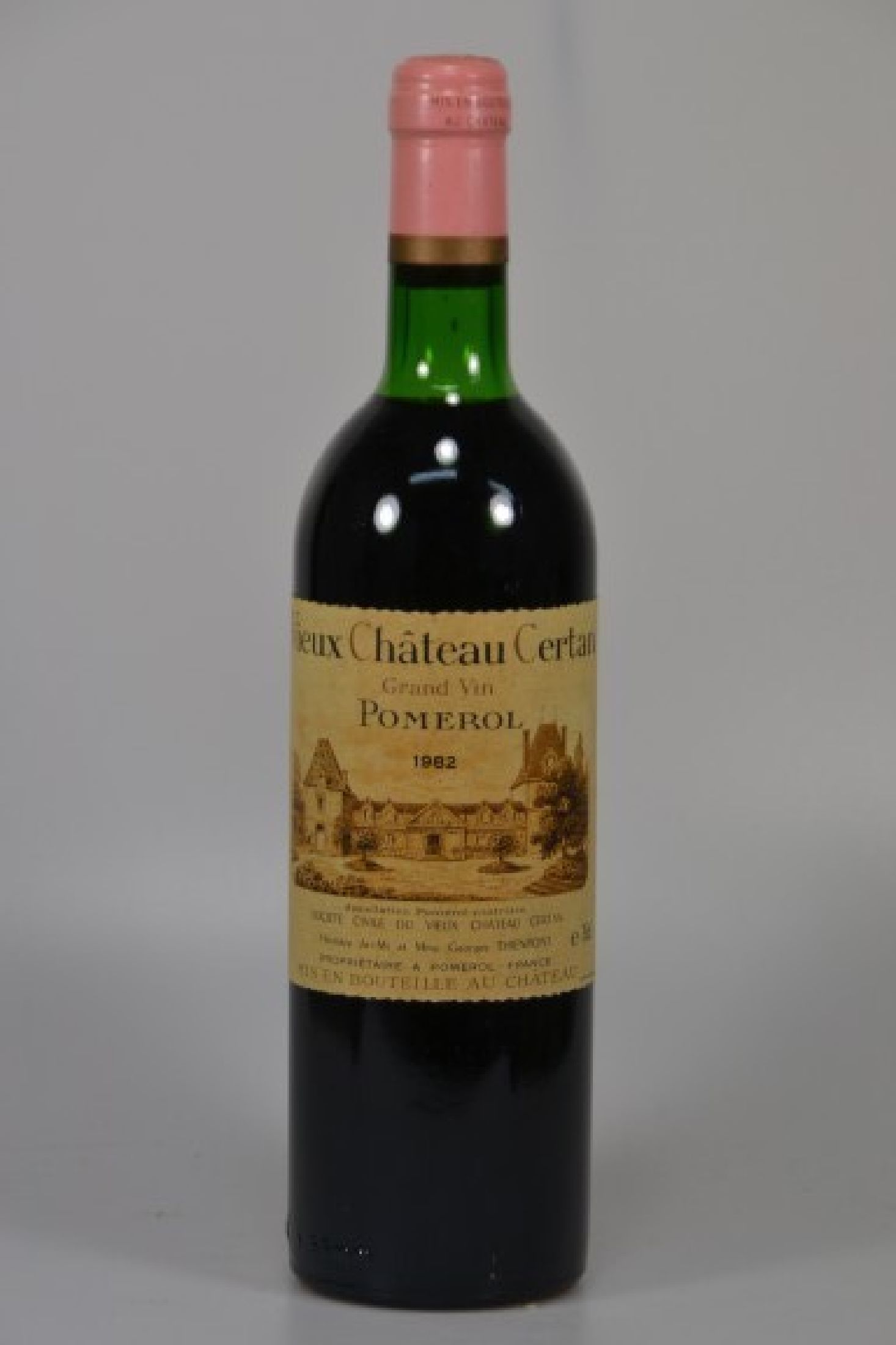 1 Flasche, 1982 Vieux Chateau Certan, Pomerol, 750ml, Upper Mid Shoulder, unverkostet, 98 Parker-Punkte