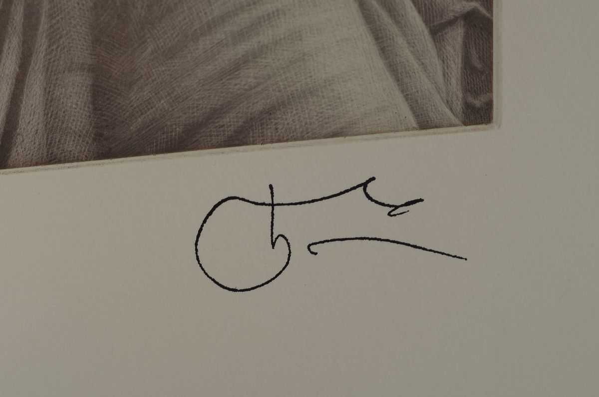 Detail a: Willi Kissmer, 1951-2018,Radierung, Titel: Halbakt mit zwei Tüchern, rechts mit Stempelsignatur, verso mit Nachlassstempel von Willi Kissmer, Platte ...