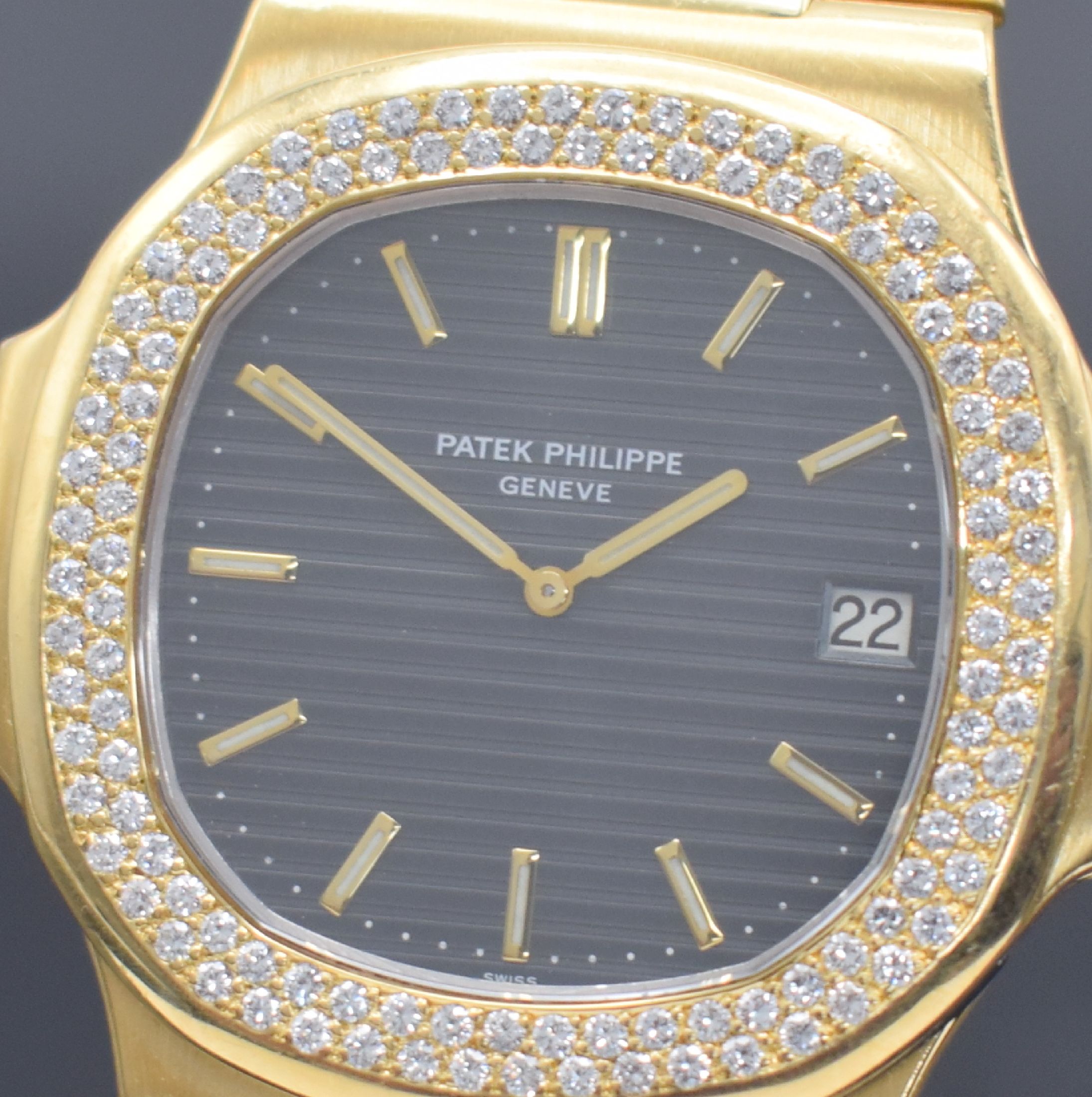 Detail b: PATEK PHILIPPE hochfeine & seltene Herrenarmbanduhr "Jumbo" Nautilus Referenz 3700/003 in GG 750/000 mit original Brillantbesatz & original ...