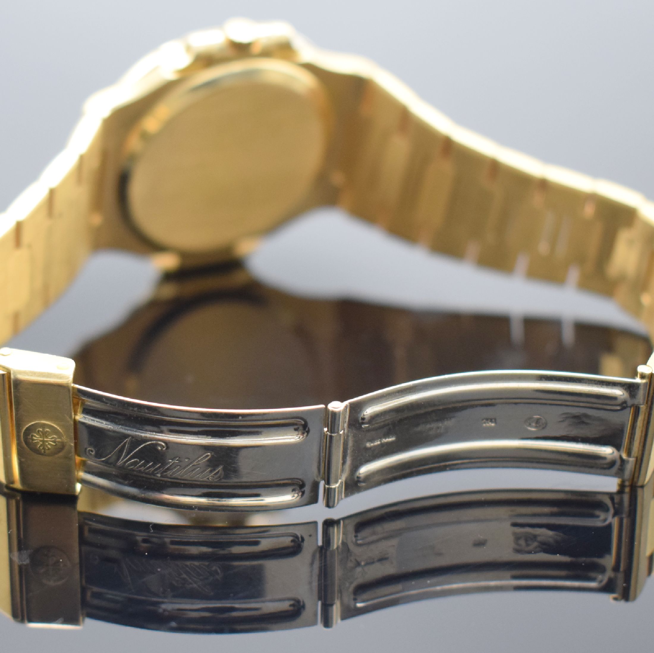 Detail d: PATEK PHILIPPE hochfeine & seltene Herrenarmbanduhr "Jumbo" Nautilus Referenz 3700/003 in GG 750/000 mit original Brillantbesatz & original ...