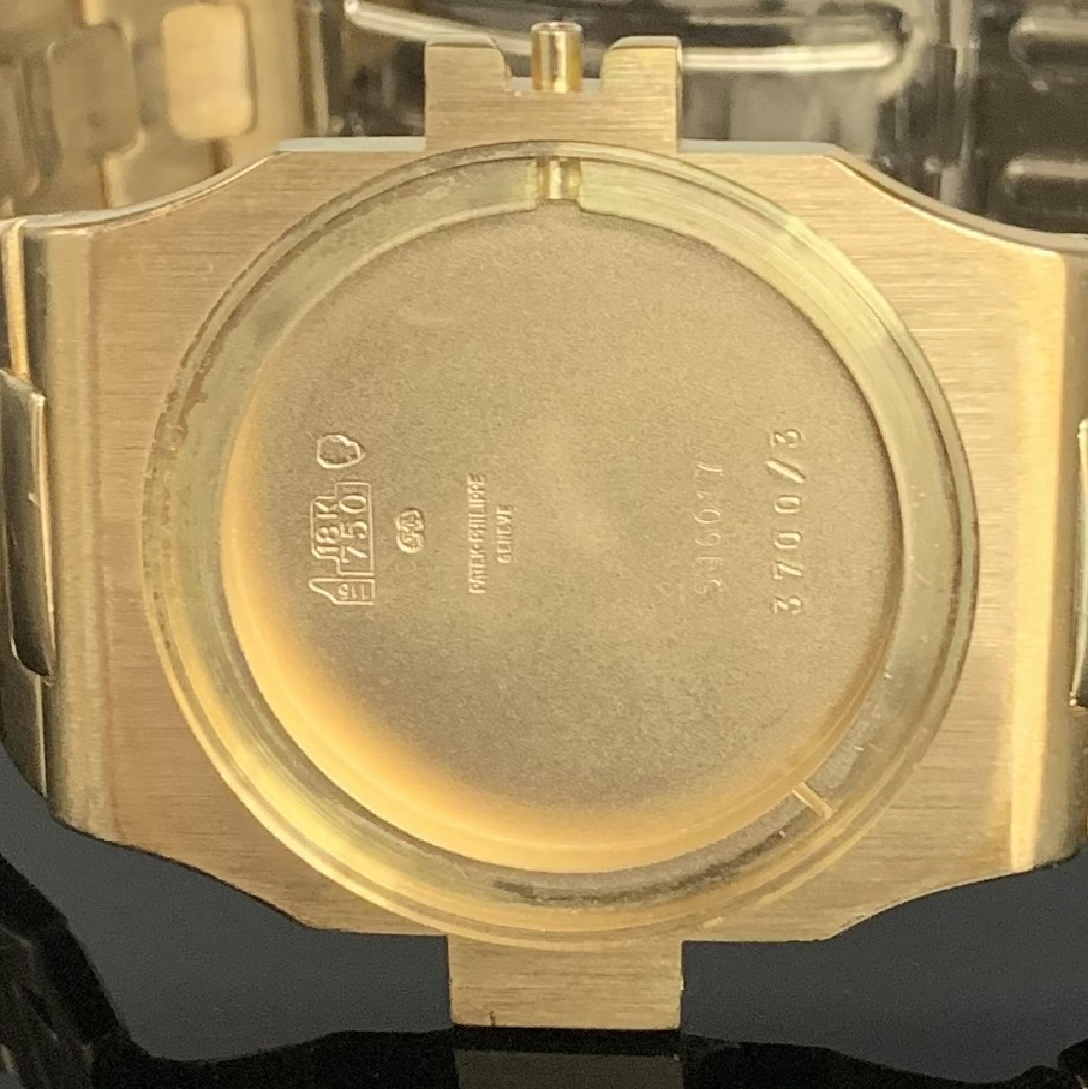 Detail i: PATEK PHILIPPE hochfeine & seltene Herrenarmbanduhr "Jumbo" Nautilus Referenz 3700/003 in GG 750/000 mit original Brillantbesatz & original ...