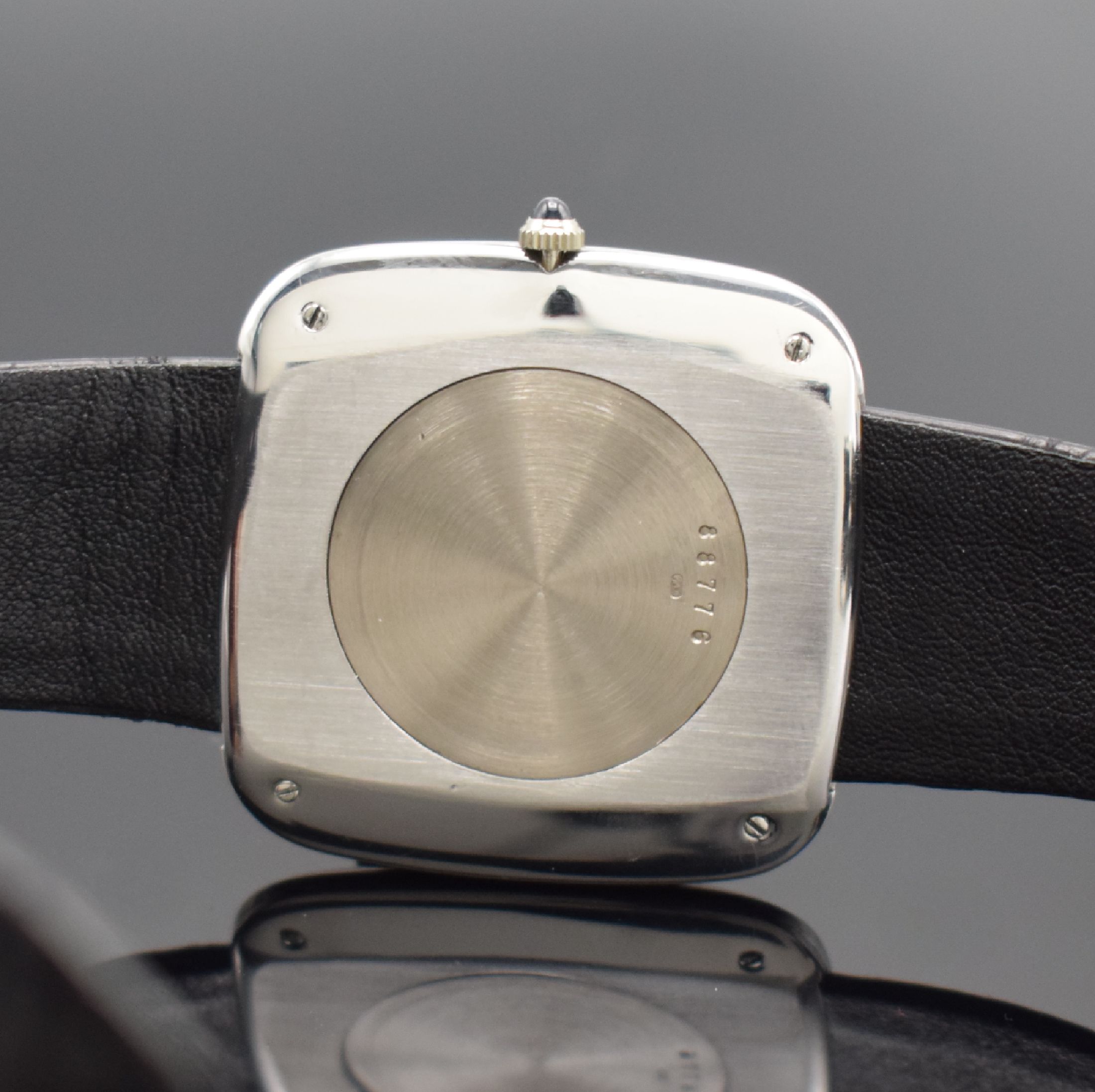 Detail c: AUDEMARS PIGUET Herrenarmbanduhr "TV" in WG 750/000, Schweiz um 1970, Handaufzug, 3- teil. Geh., Boden 4-fach verschr., schwarzes ...