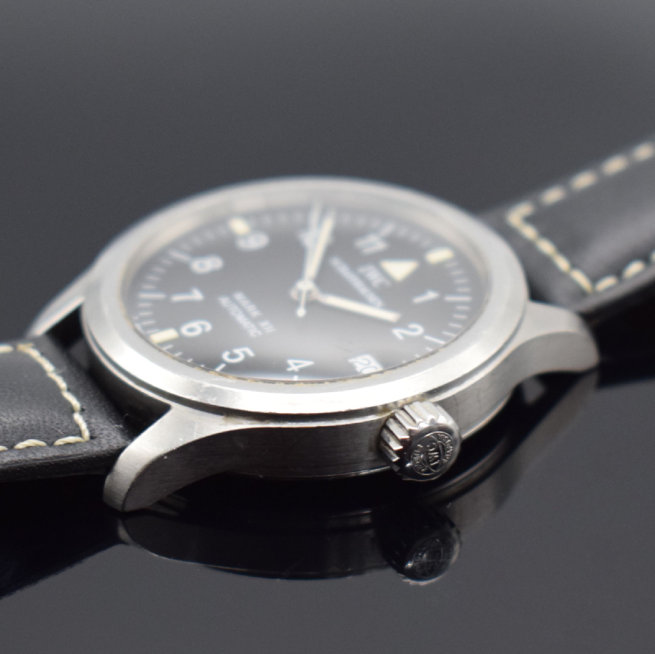 Detail b: IWC Herrenarmbanduhr Mark XII "Die Fliegeruhr" Referenz 3241, Schweiz um 1992, Automatik, 2-teil. Edelstahlgeh. inkl. Lederband m. ...