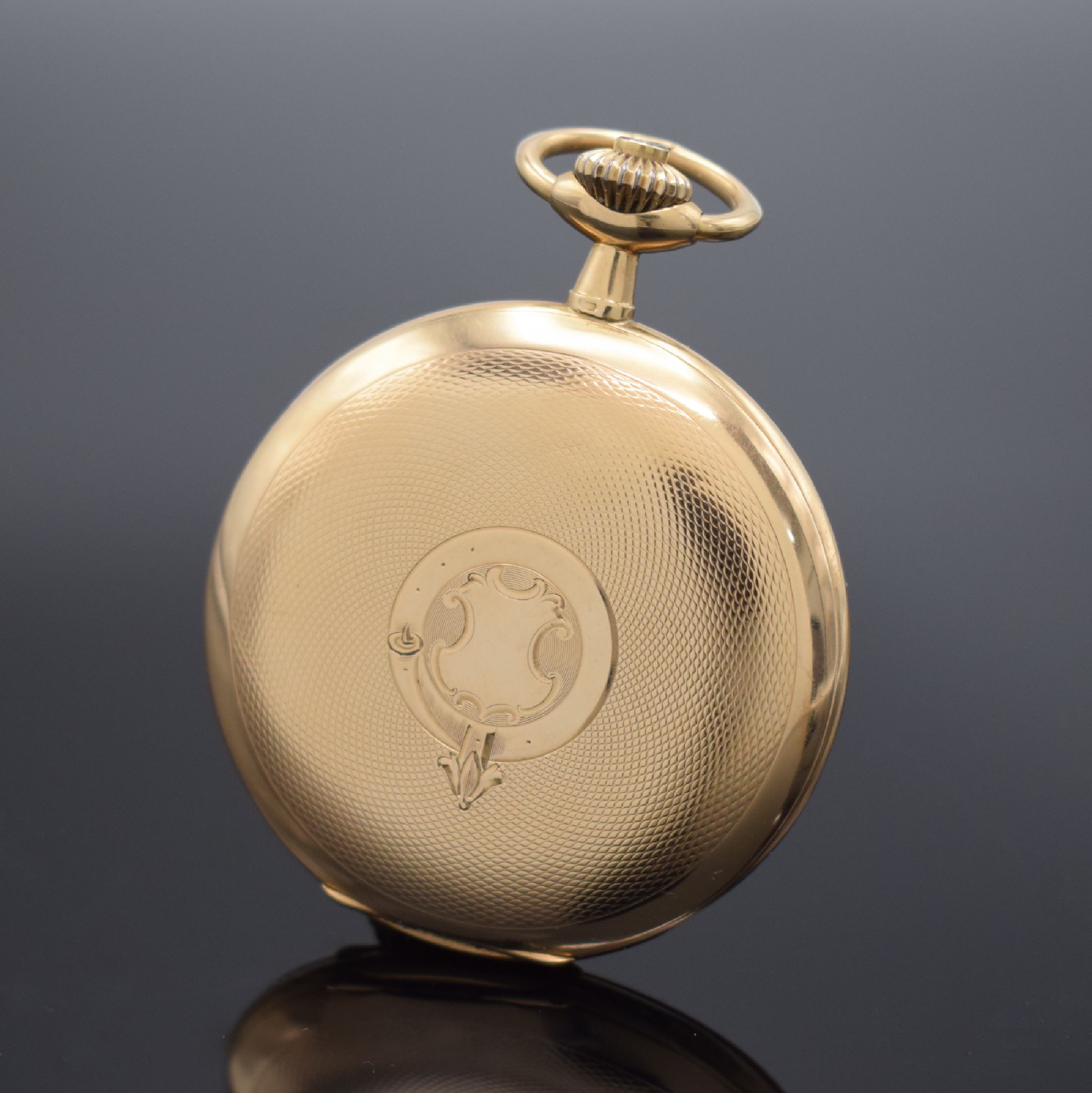 Detail b: RIGOROSA Savonette Herrentaschenuhr in RoseG 585/000, Schweiz um 1925, guill. 3-Deckel Goldgeh., Sprungdeckel m. freiem Monogrammspiegel, Goldcuvette ...