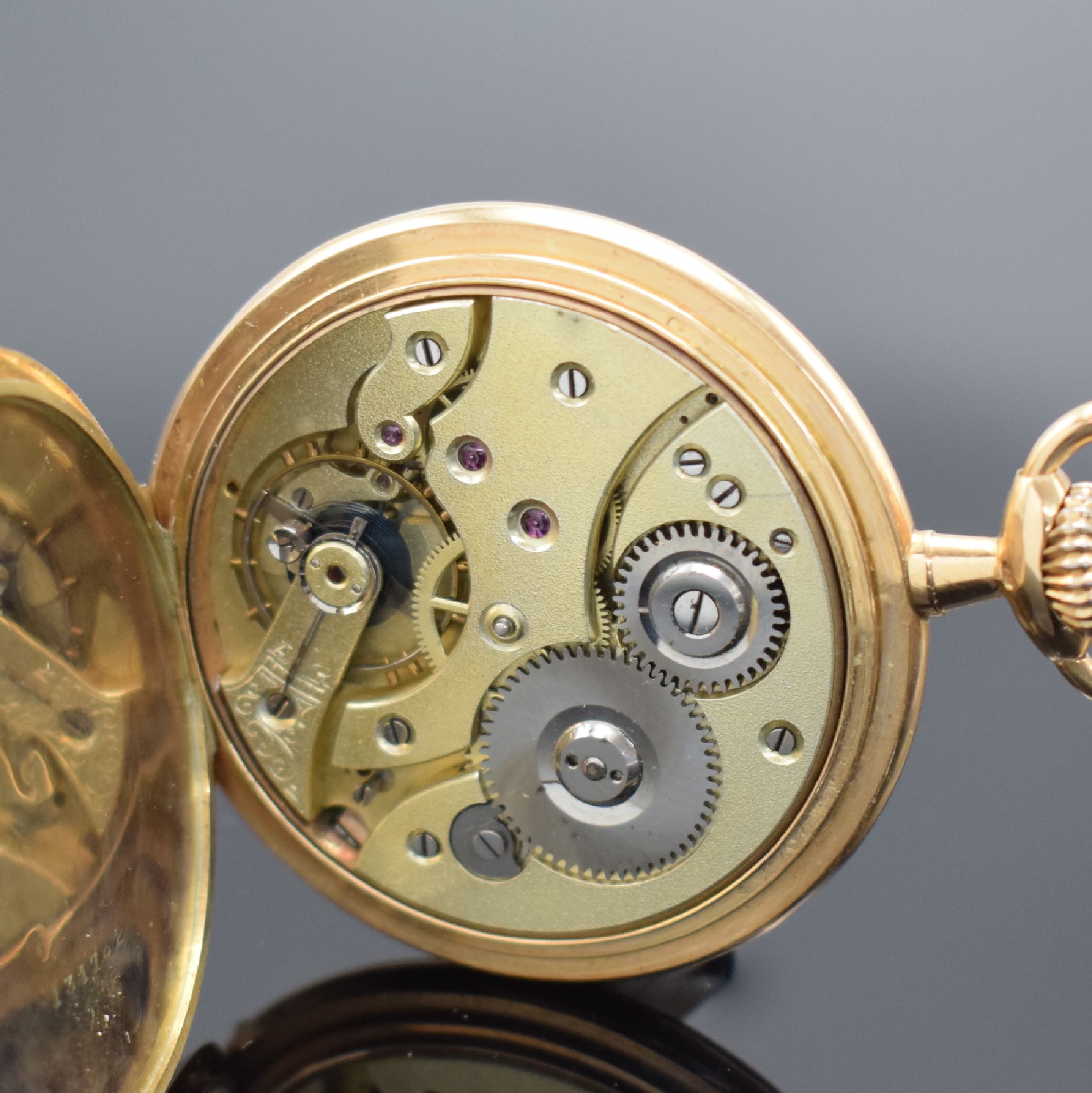 Detail g: RIGOROSA Savonette Herrentaschenuhr in RoseG 585/000, Schweiz um 1925, guill. 3-Deckel Goldgeh., Sprungdeckel m. freiem Monogrammspiegel, Goldcuvette ...