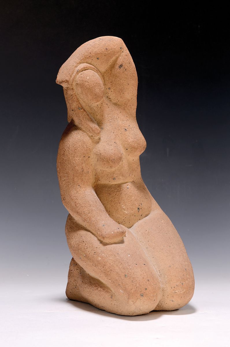Detail k: E. Gil, wohl 60/70er Jahre, Keramikskulptur, hockender Frauenakt, seitlich signiert E. Gil, num. 20/25, H. ca 33 cm, B. ca. 14 cm, rückseitig l. ...