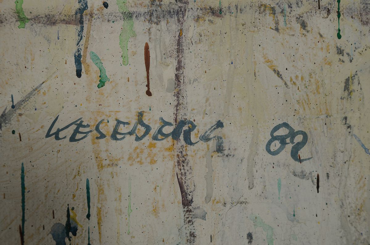 Detail a: Norbert Keseberg, geb. 1948 Nürnberg, großformatige Arbeit, Öl/Lwd, re. u. signiert und dat. 82, ca. 140 x 125 cm, schwarze Umlaufleiste m. ...
