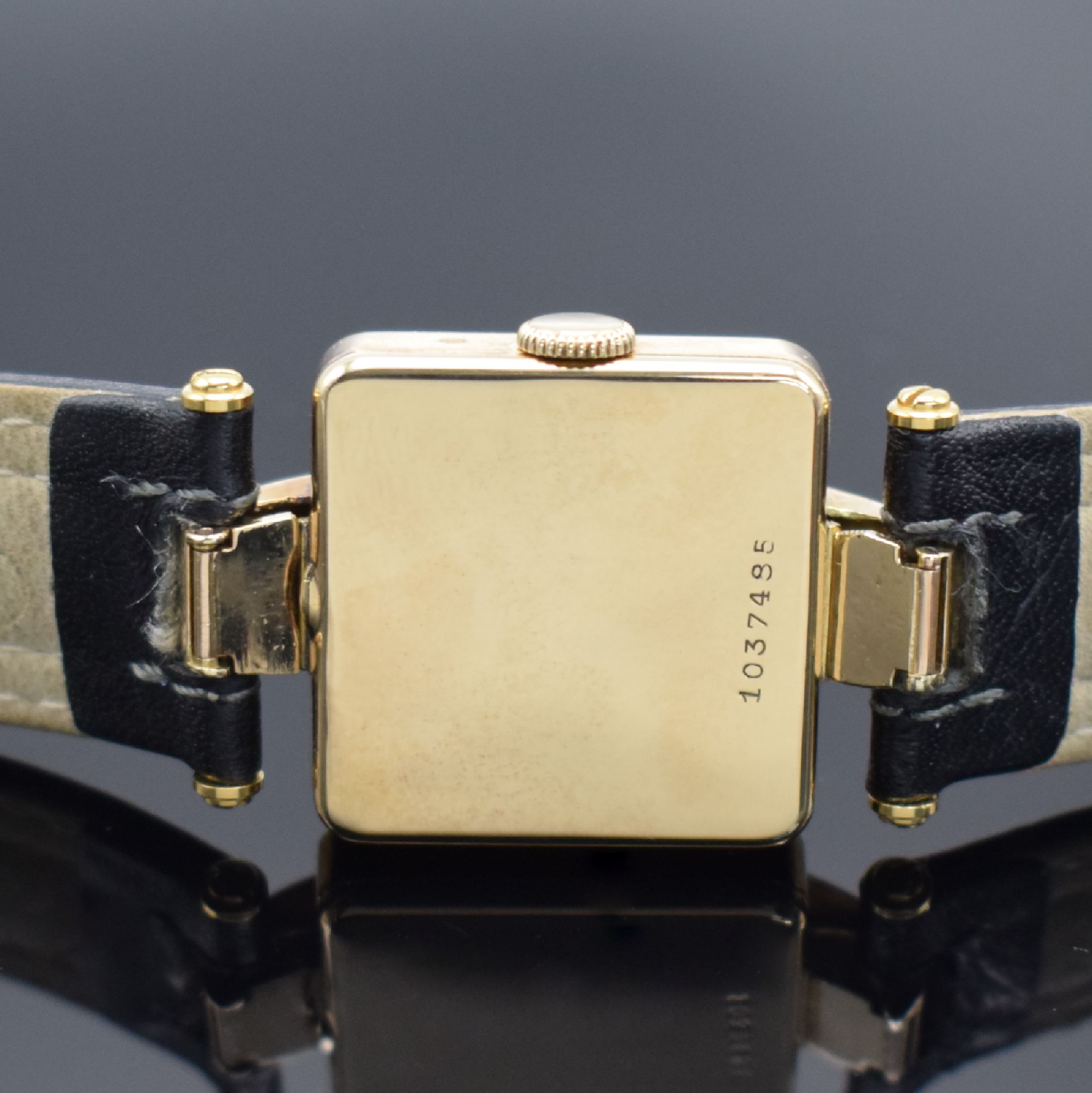 Detail c: IWC Armbanduhr in GG 585/000 mit Kaliber 62, Schweiz um 1940, Handaufzug, 2-teil. Gehäuse m. ausgefallenen Bandanst., Boden aufgedr., schwarzes ...