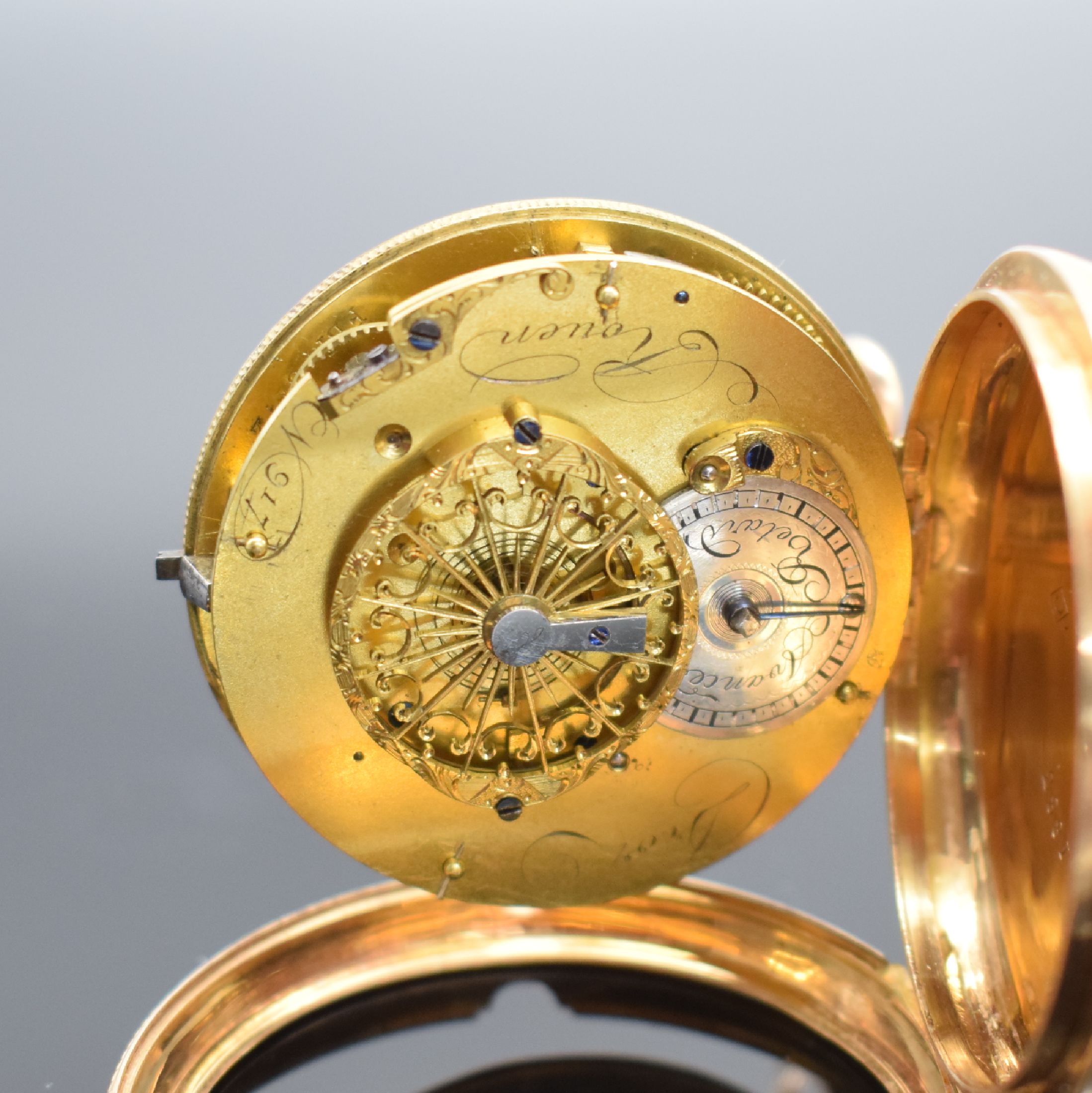Detail c: DROZ Rouen offene Spindeltaschenuhr in RG 750/000, Frankreich um 1800, 2-teil. Geh., Glasrd. am Scharnier, Emailzifferbl. m. arab. Zahlen besch., ...