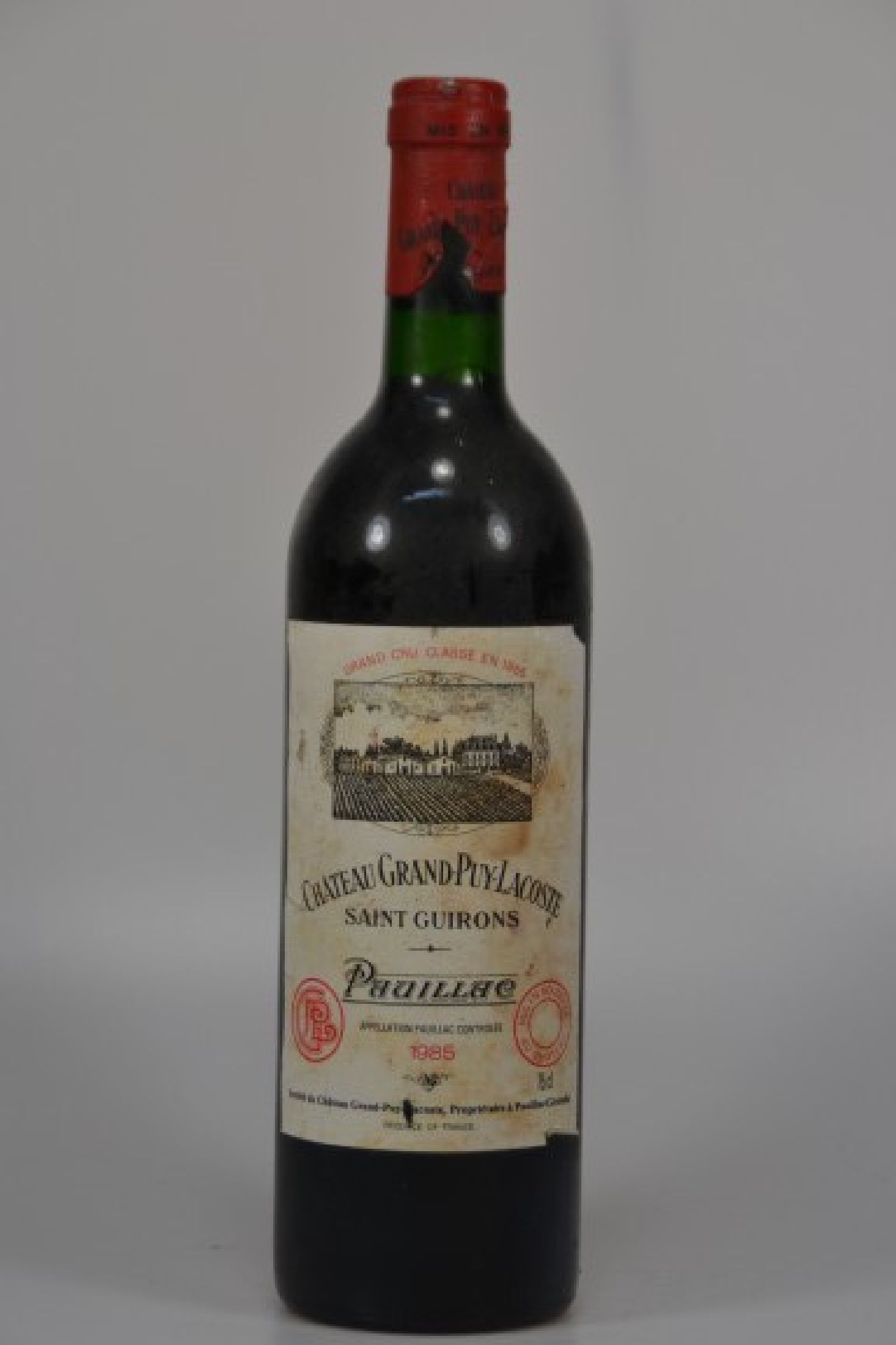 3 Flaschen 1985 Chateau Grand Puy Lacoste, Saint Gurions, Pauillac je 750ml, mind. Top Shoulder, unverkostet, 1x Kapsel best., Etiketten l. besch., ...