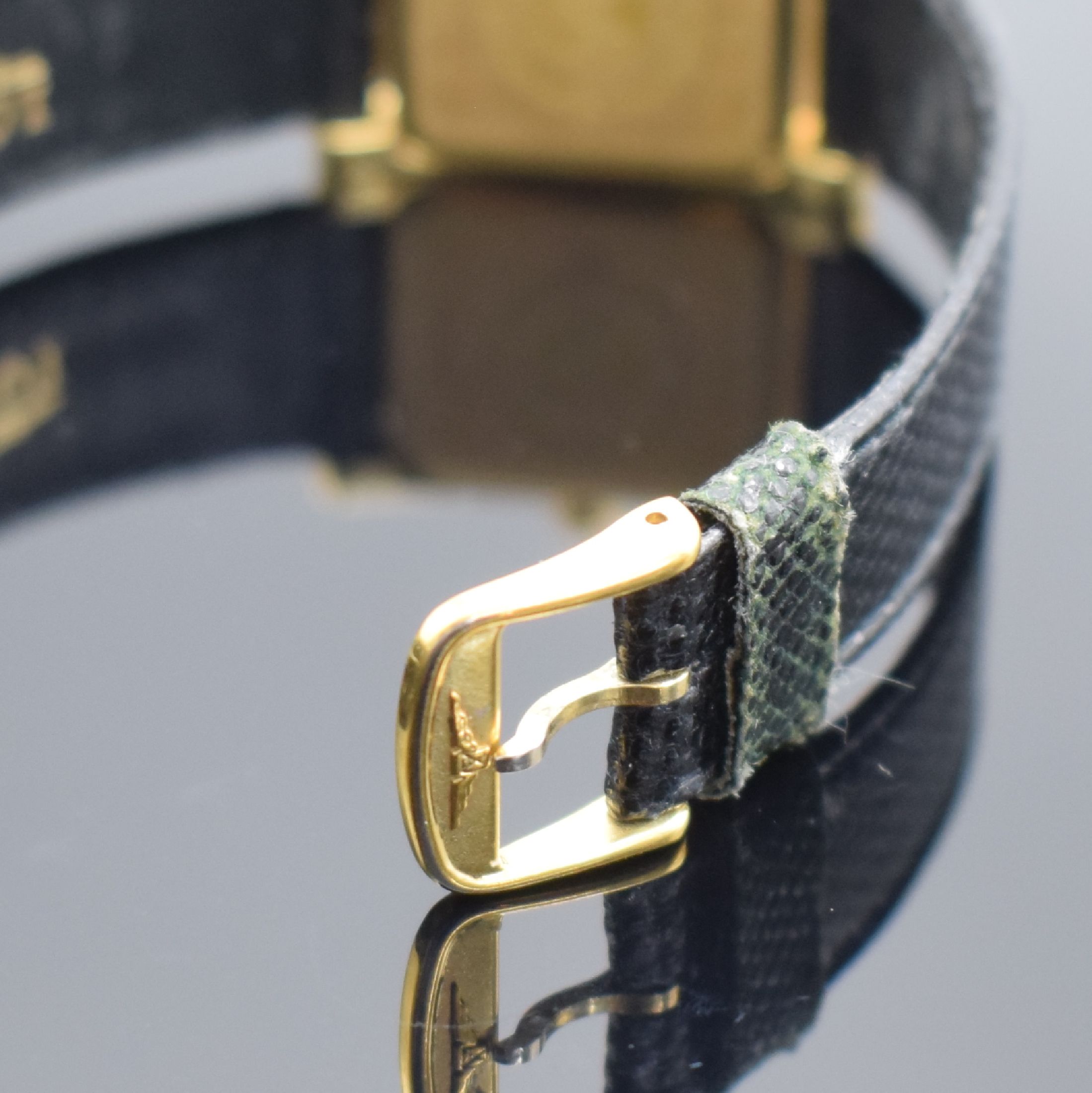 Detail b: LONGINES Damenarmbanduhr DolceVita mit Diamanten in GG 750/000, Schweiz um 2010, quarz, Boden aufgedr., orig. Lederband m. verg. Dornschl., Geh. ...