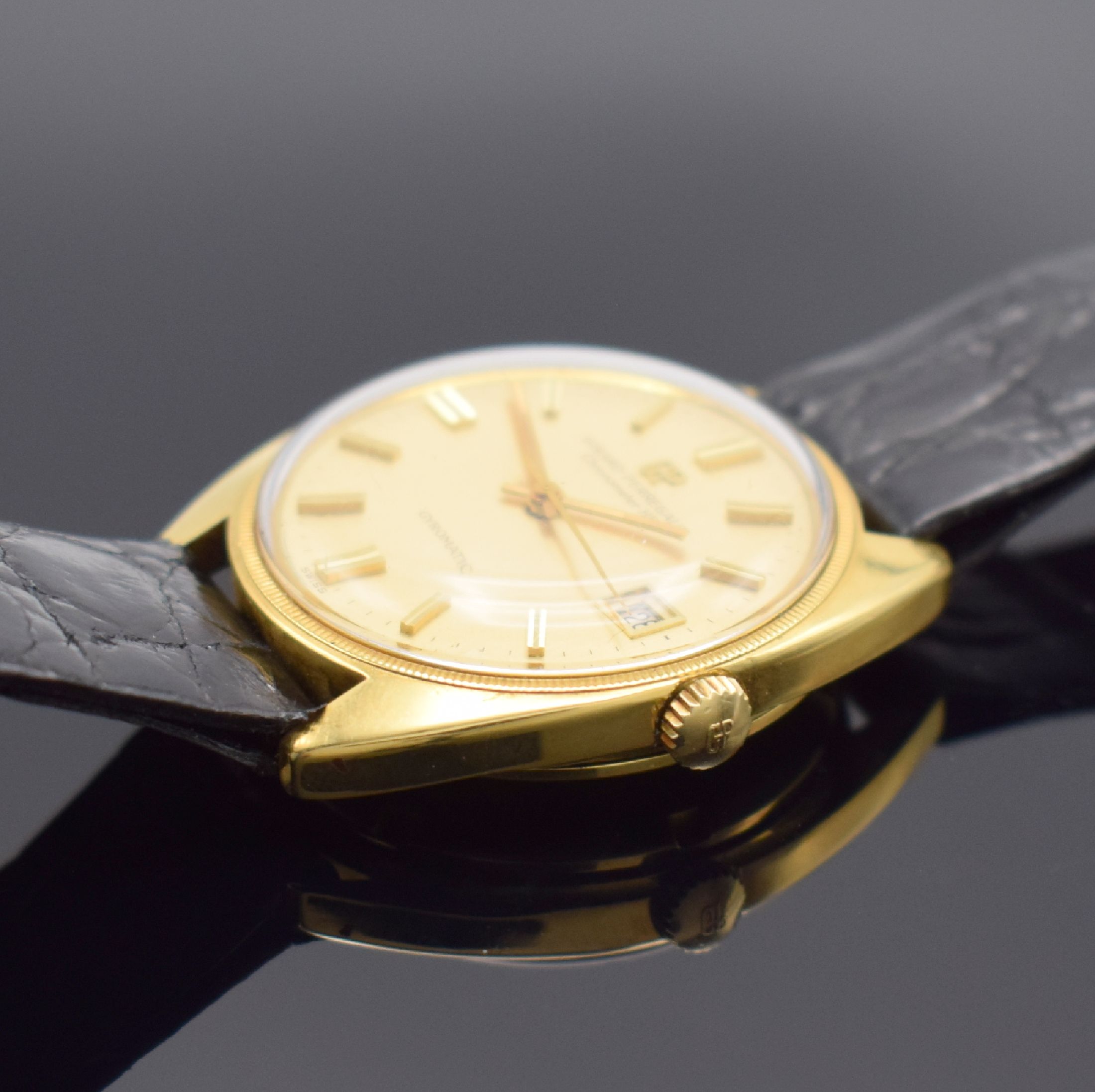 Detail b: GIRARD PERREGAUX Gyromatic Chronometer HF 36000 A/H Herrenarmbanduhr in GG 750/000, Schweiz um 1968, Automatik, Boden verschr., gold. Zifferbl. m. ...