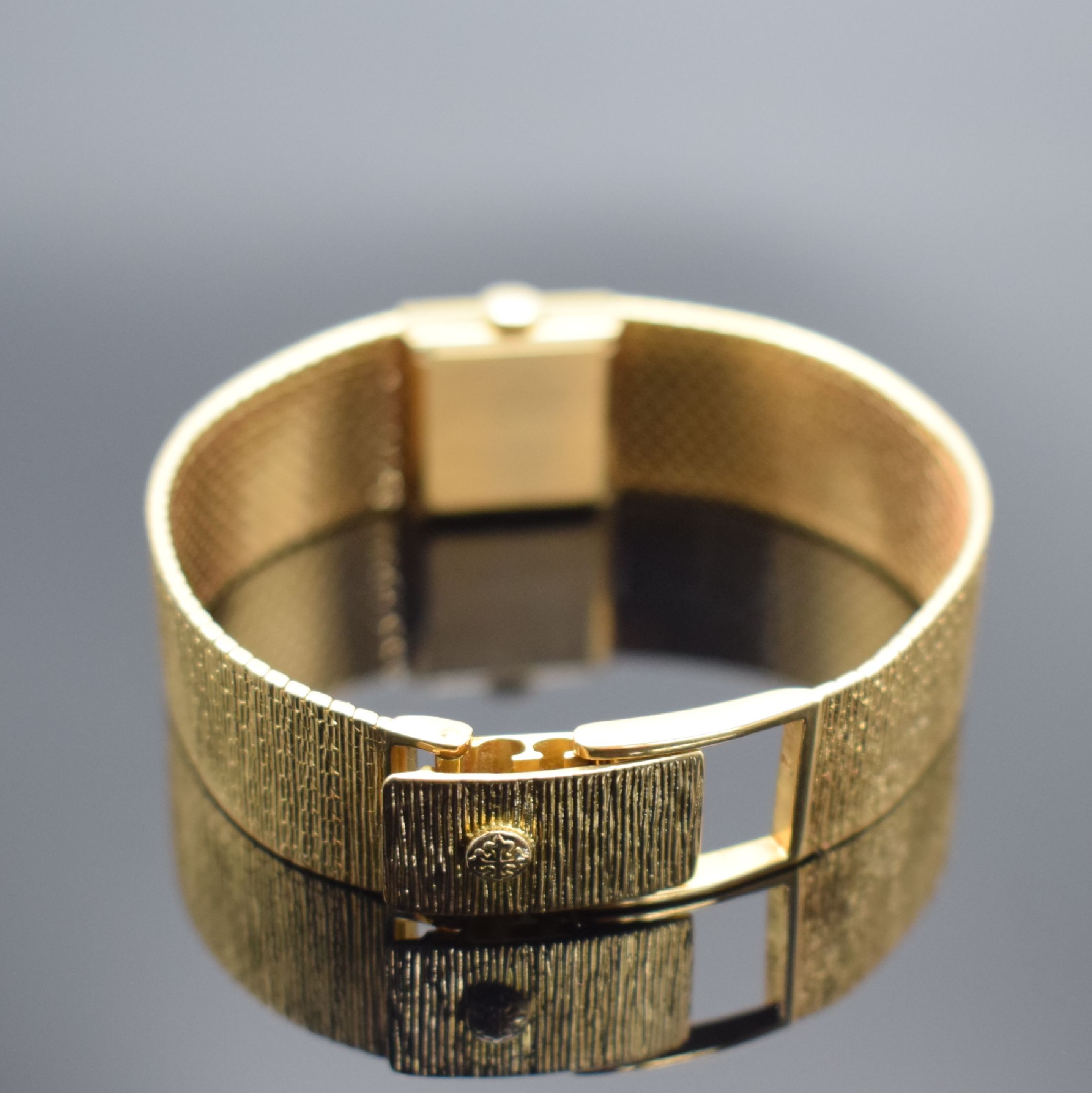 Detail b: PATEK PHILIPPE Damenarmbanduhr in GG 750/000 Referenz 3285/50J, Schweiz um 1960, Handaufzug, Boden 4-fach verschr. (1x Schraube neutr. ers.), orig. ...