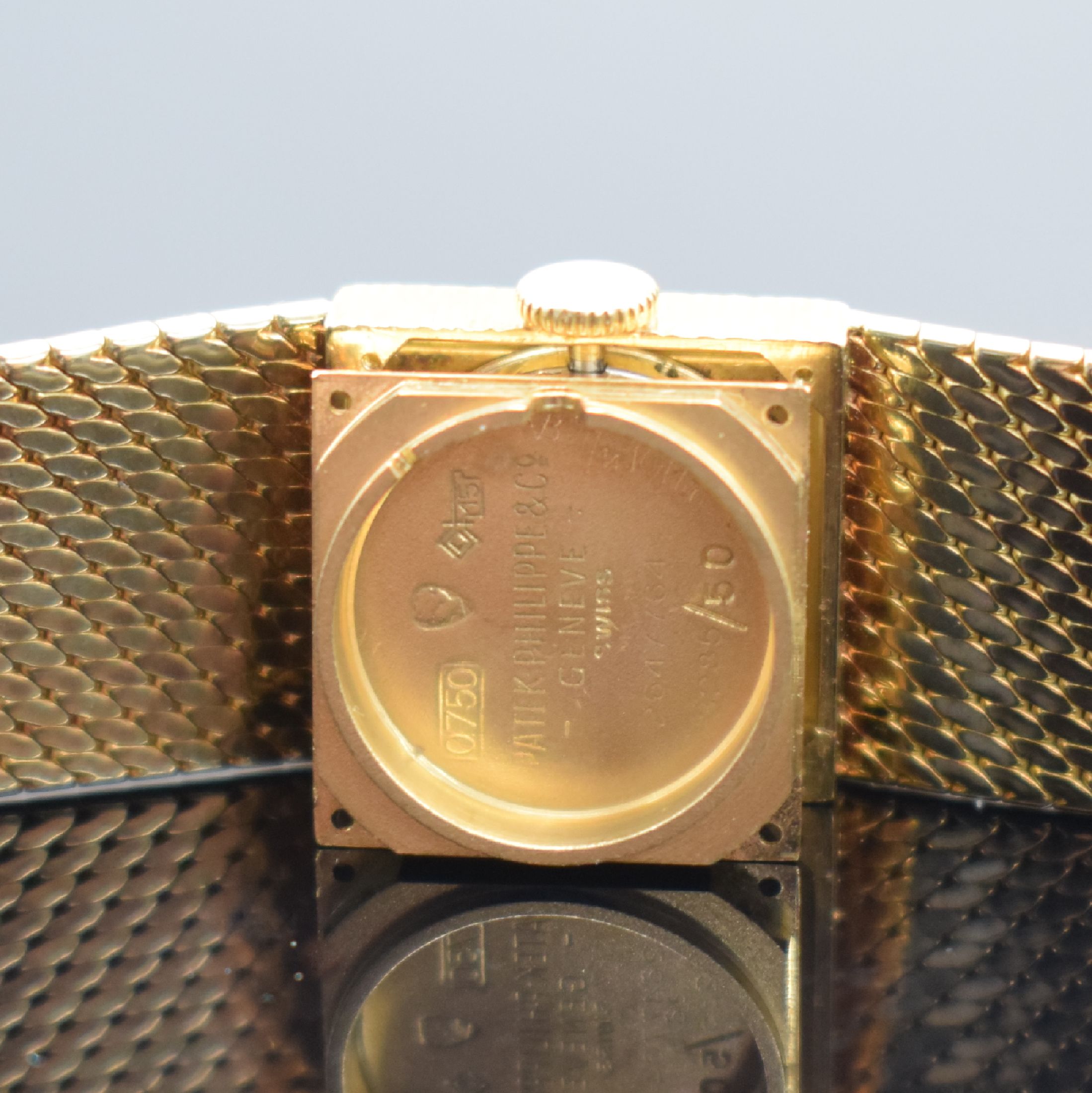 Detail g: PATEK PHILIPPE Damenarmbanduhr in GG 750/000 Referenz 3285/50J, Schweiz um 1960, Handaufzug, Boden 4-fach verschr. (1x Schraube neutr. ers.), orig. ...