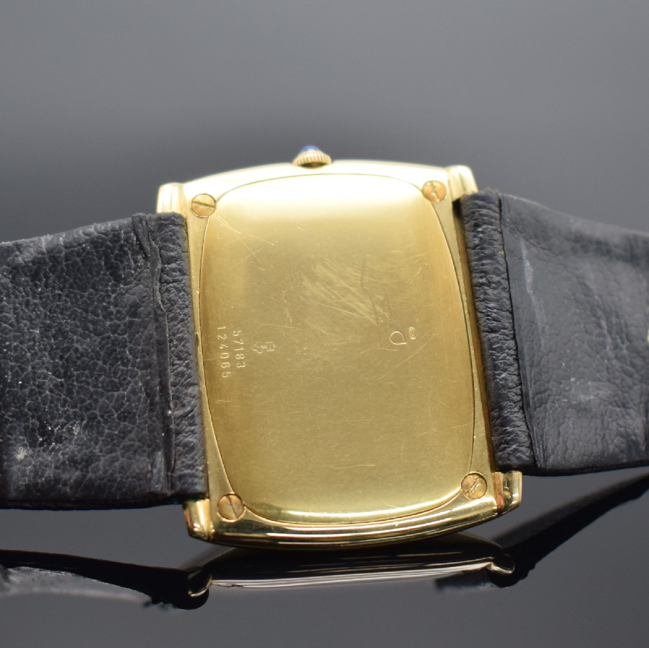 Detail c: CORUM sehr seltene, große Armbanduhr mit Vogelfeder-Zifferblatt in GG 750/000 Referenz 57183, Handaufzug, Schweiz um 1975, orig. Lederband m. verg. ...