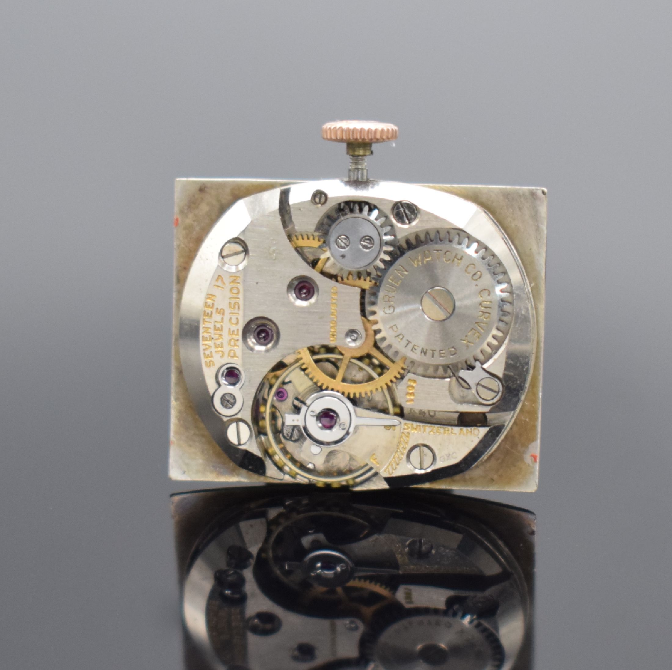 Detail d: GRUEN Curvex Herrenarmbanduhr, Schweiz/USA um 1941, Handaufzug, Ref. 440 449, gewölbtes Geh. in 10K Rose gold filled, Boden aufgedr., ausgef. ...