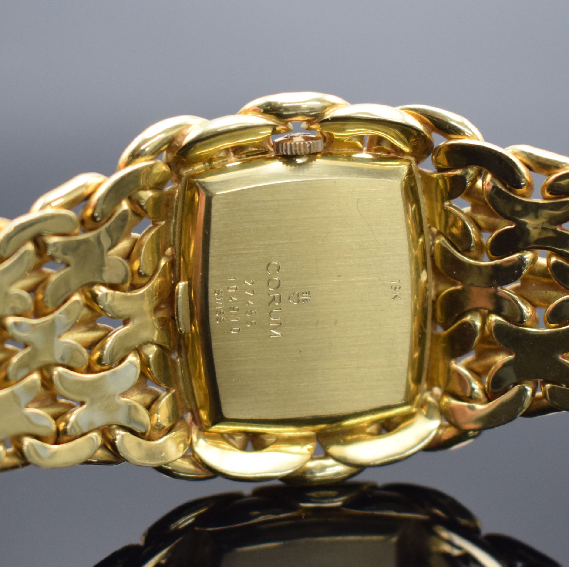Detail d: CORUM extrem seltene, große Armbanduhr mit Vogelfeder-Zifferblatt in GG 750/000 Referenz 27456, Handaufzug, Schweiz um 1975, massives Gehäuse & ...