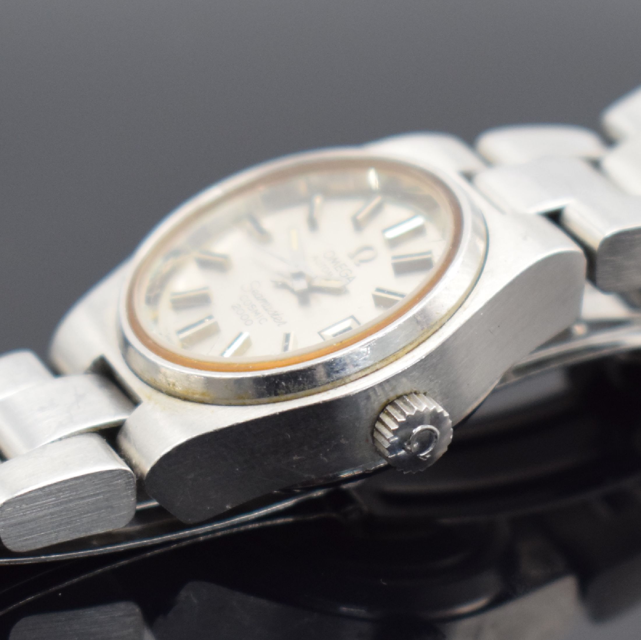 Detail c: OMEGA Seamaster Cosmic 2000 Damenarmbanduhr in Stahl Referenz 766.0804, Schweiz um 1972, Automatik, spez. Container-Geh. inkl. orig. Gliederband m. ...