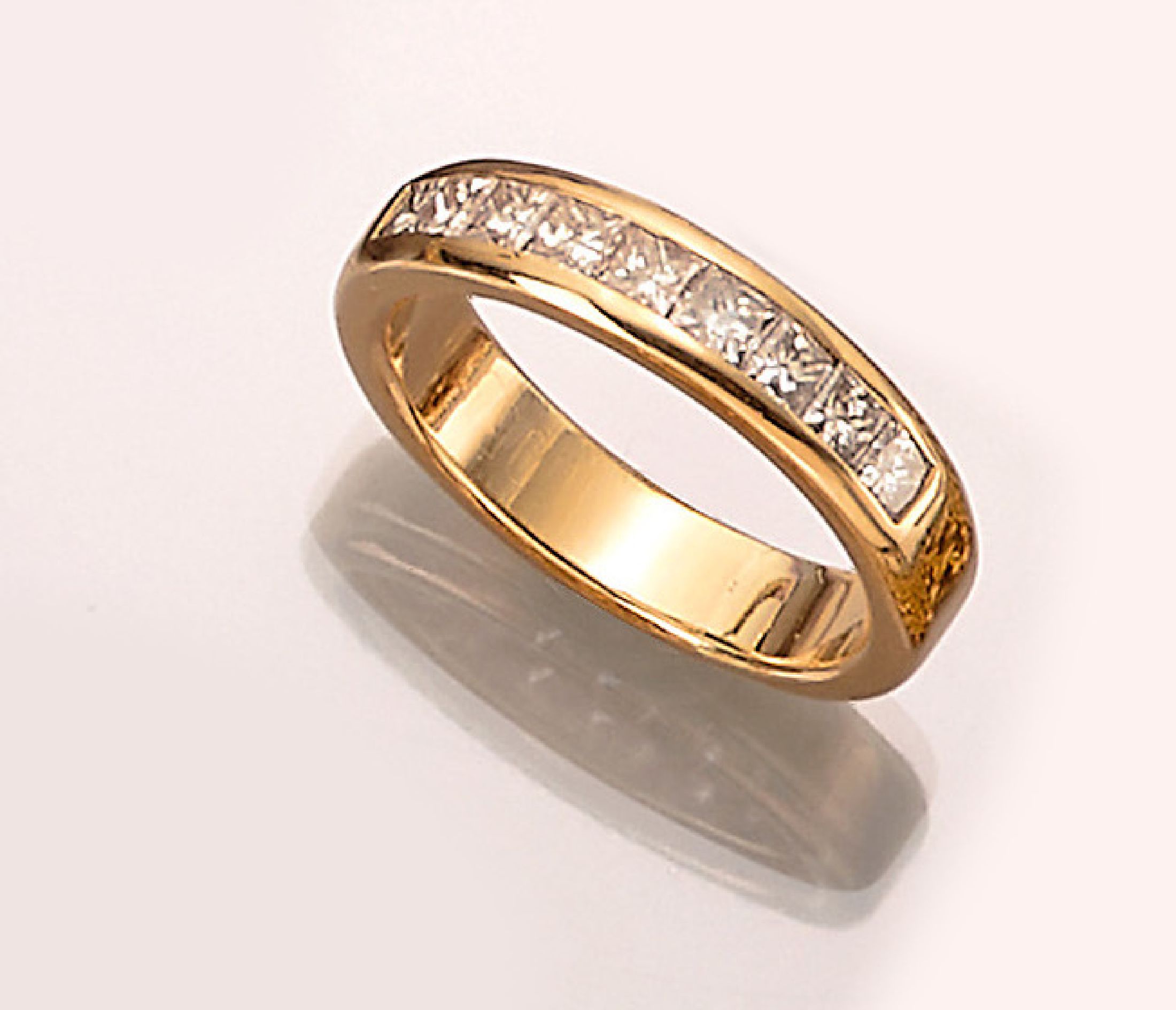 18 kt Gold Diamant-Ring, GG 750/000, 9 Princesscut-Diamanten zus. ca. 1.20 ct Weiß/siRW 57, ca. 7.5 g