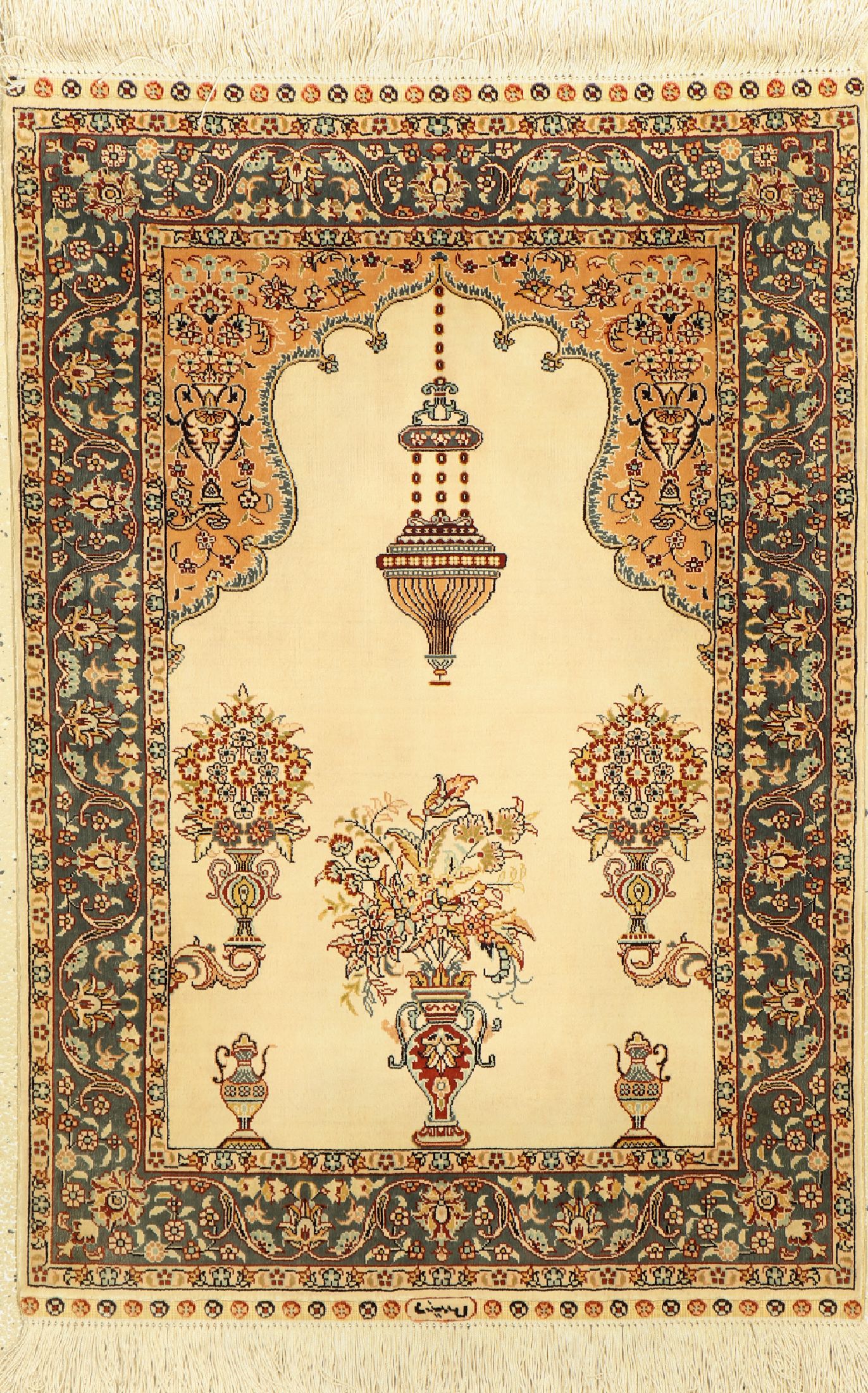 China Hereke, China, ca. 40 Jahre, reine Naturseide, ca. 93 x 64 cm, EHZ: 2