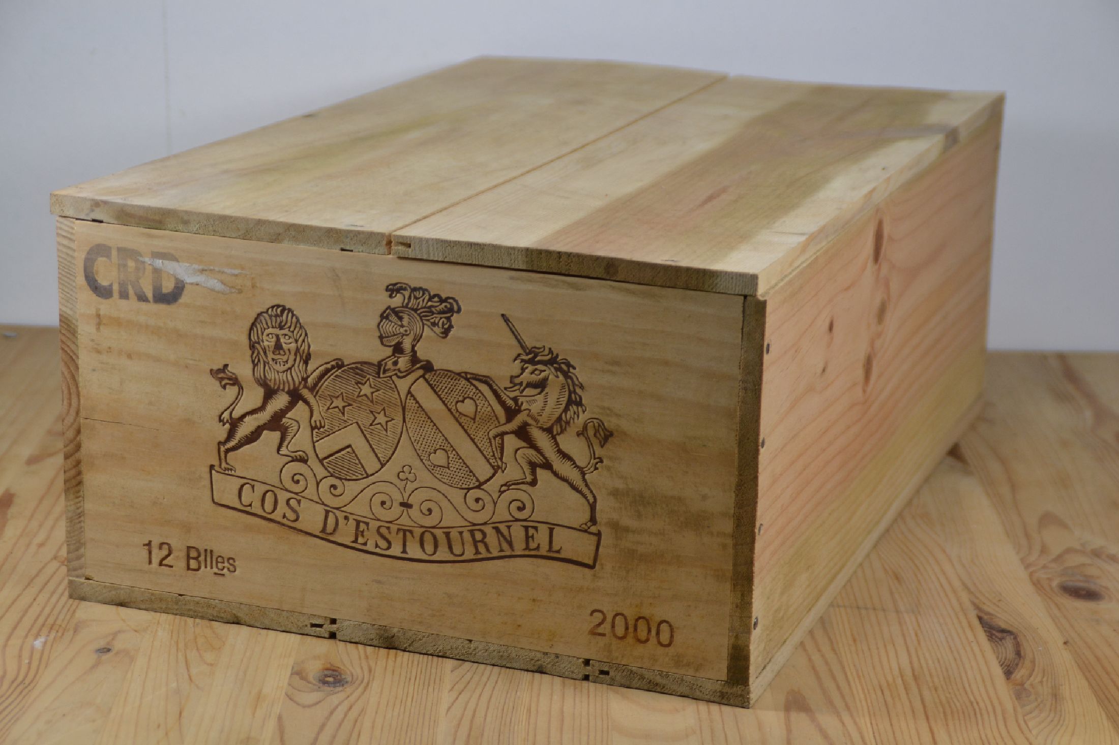 12 Flaschen Chateau Cos d'Estournel 2000, Saint-Estephe, je 75cl, unverkostet und orig. verkorkt, high fill, in orig. Holzbox, 91 Parker-Punkte