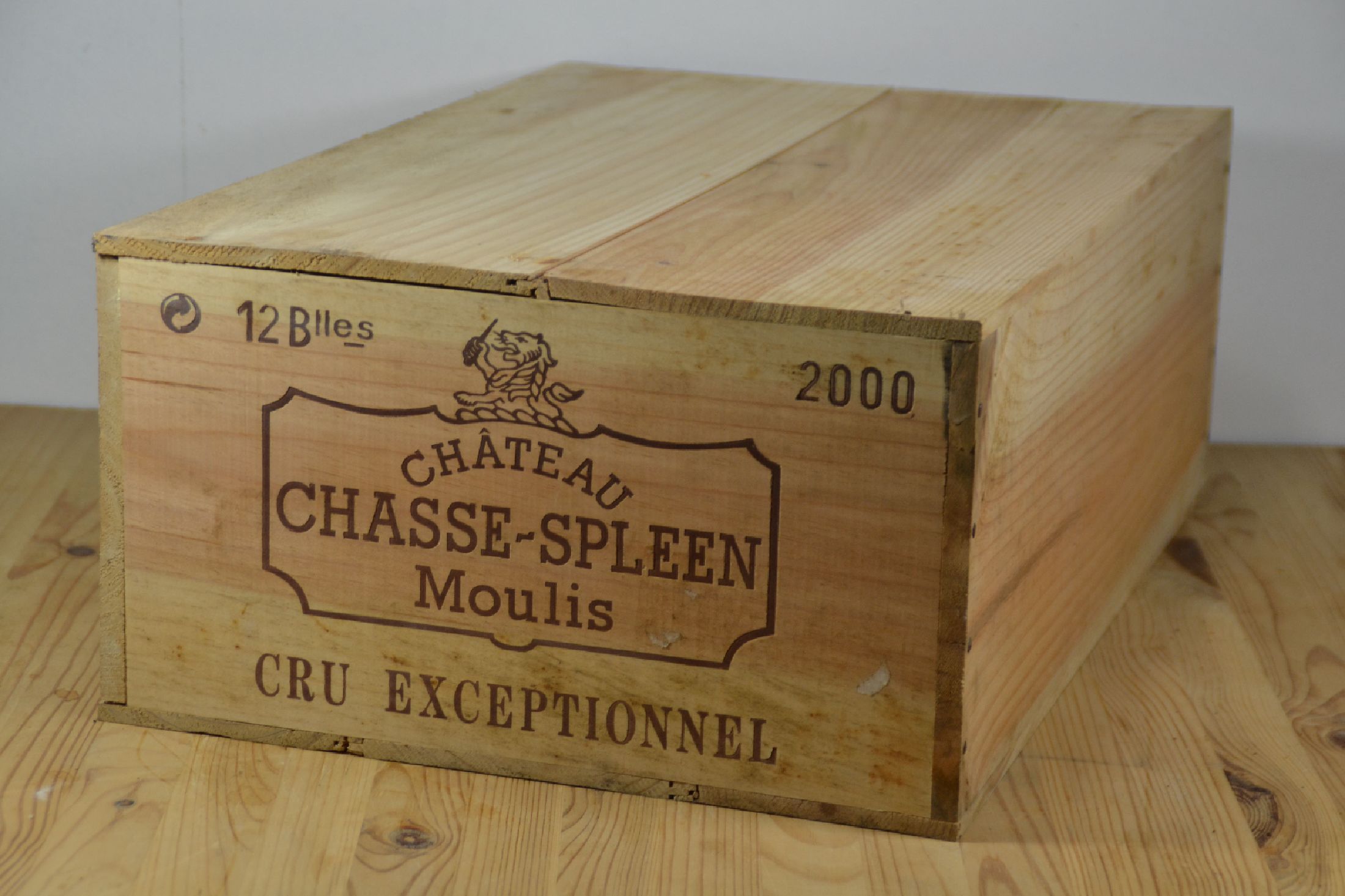 12 Flaschen Chateau Chasse-Spleen 2000, Moulis en Medoc, je 75cl, orig. verkorkt und unverkostet, high fill, orig. Holzbox