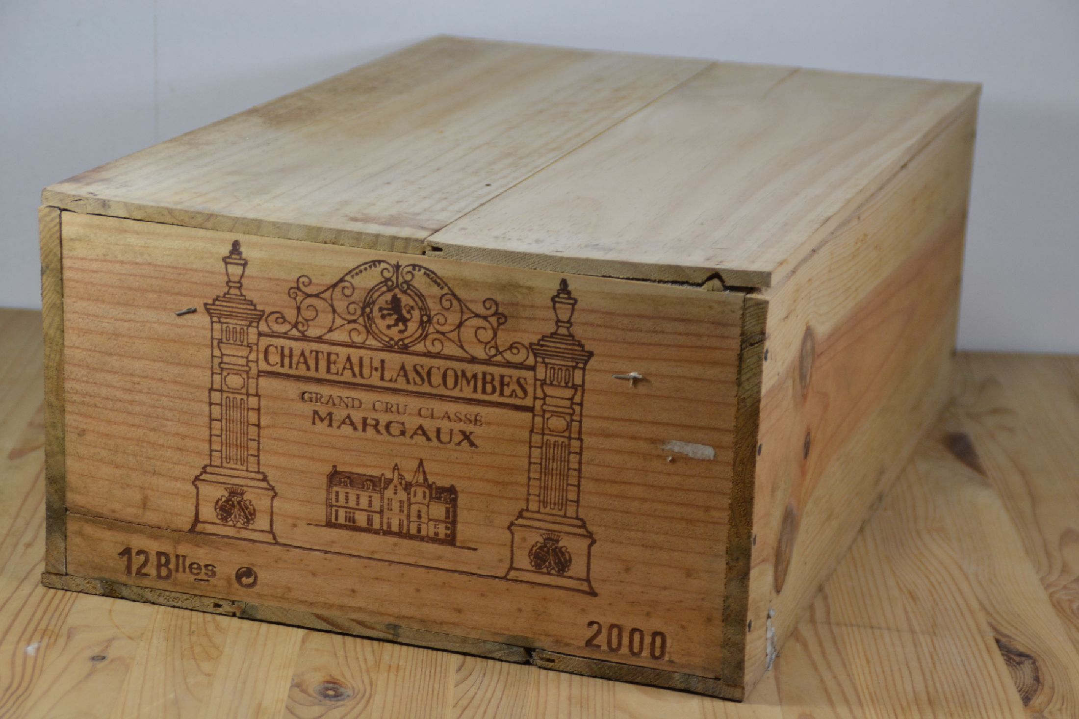 12 Flaschen 2000 Chateau Lascombes, Crand Cru classé, Margaux, je 750ml, orig. verkorkt und unverkostet, high fill, in orig. Holzbox, 90 ...