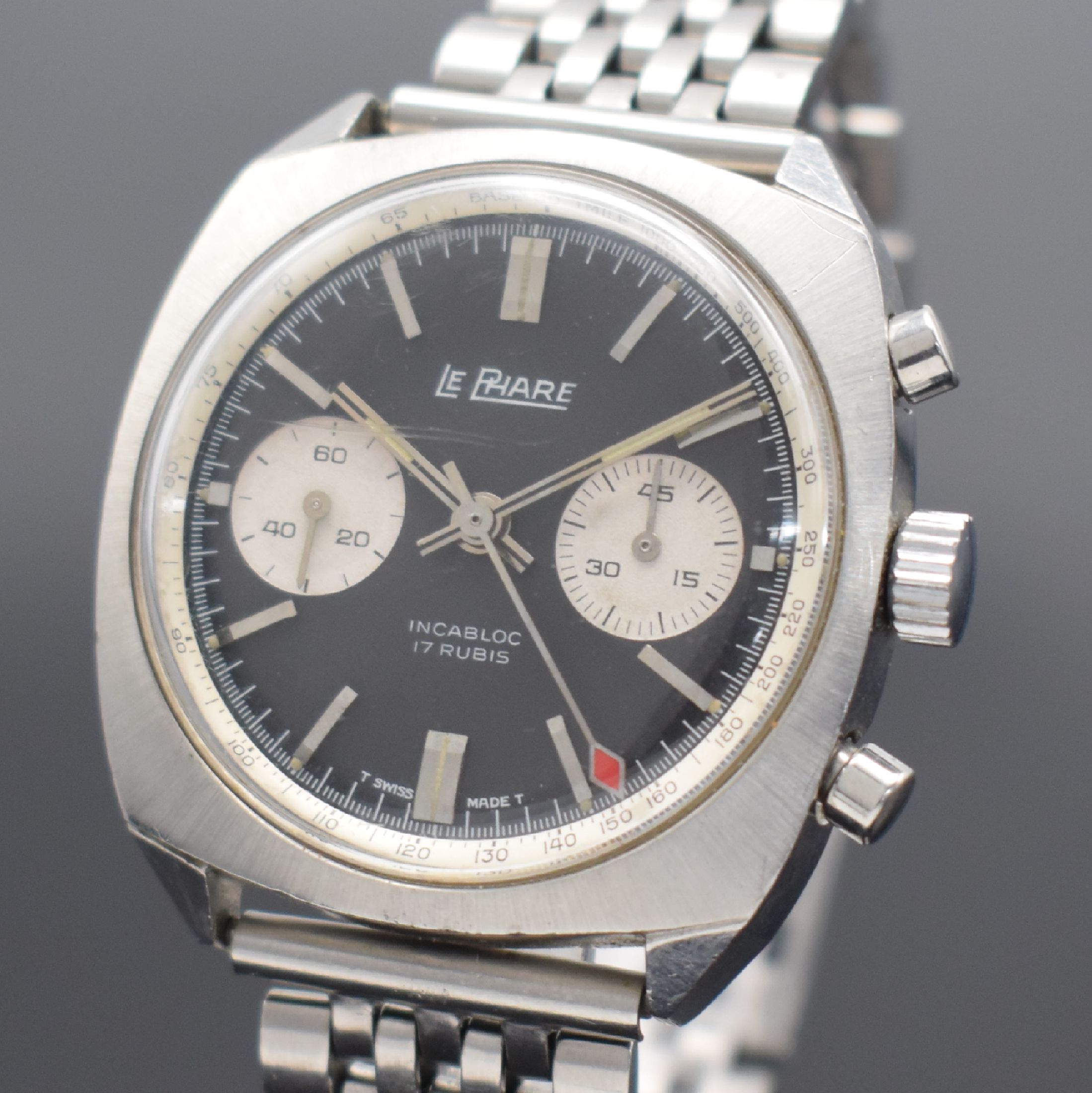 Detail a: LE PHARE Armbandchronograph Referenz 624105, Handaufzug, Schweiz um 1965, Edelstahlgeh. inkl. neutr. Gliederband, Boden verschr., schwarzes ...