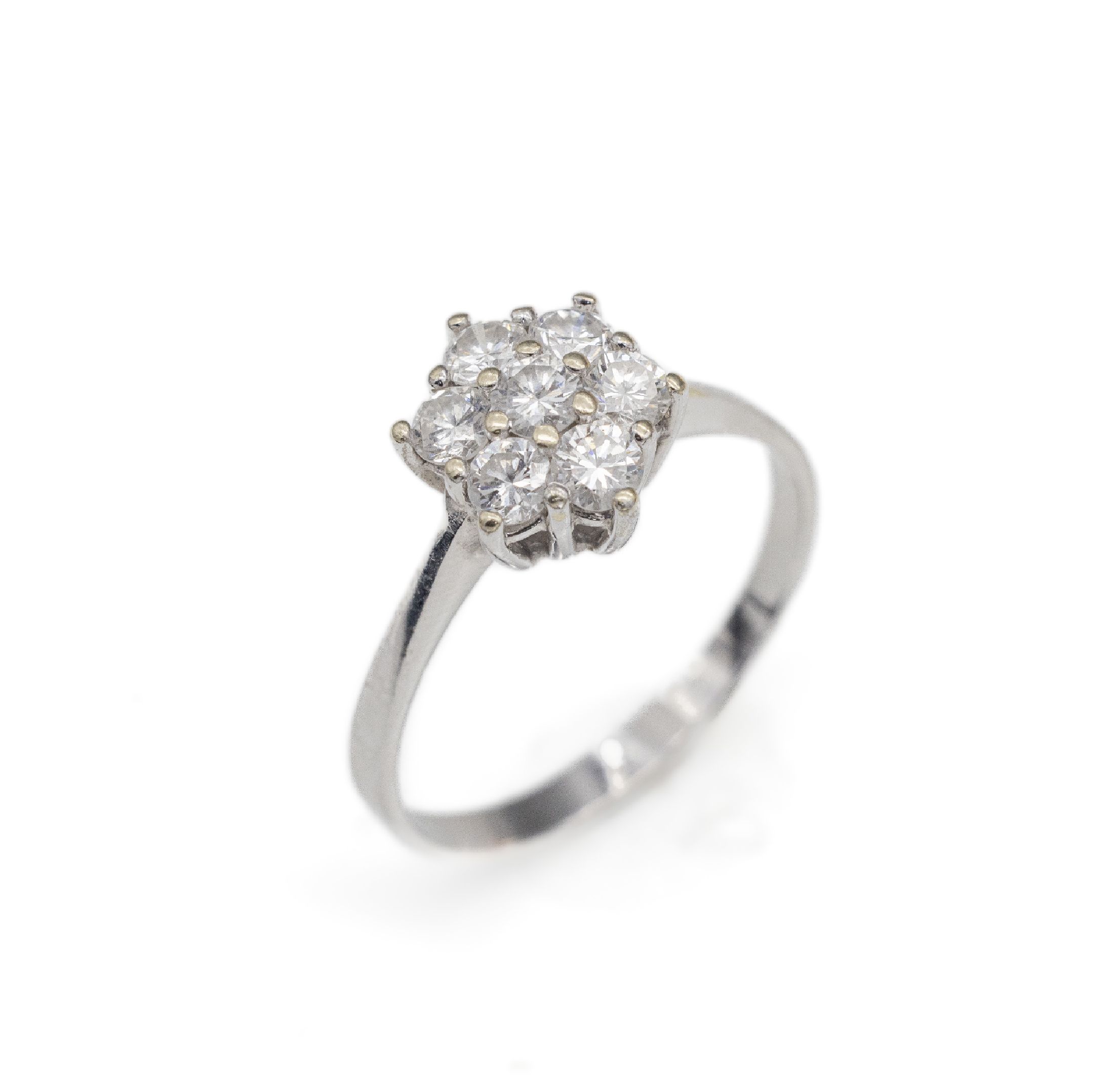 14 kt Gold Brillant-Ring, WG 585/000, blütenförmiger Ringkopf mit 7 Brillanten zus. ca. 1.40 ct feines Weiß-Weiß/vs-si, RW 62, ca.3.2 g