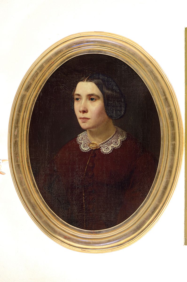 Detail l: Paar Porträtmalereien, um 1840, Dame im roten Kleid und Gemahl, oval, Öl/Lwd, krakeliert bzw. Altersschäden, ca. 66 x 50 cm, Rahmen ca. 80 x 64 ...