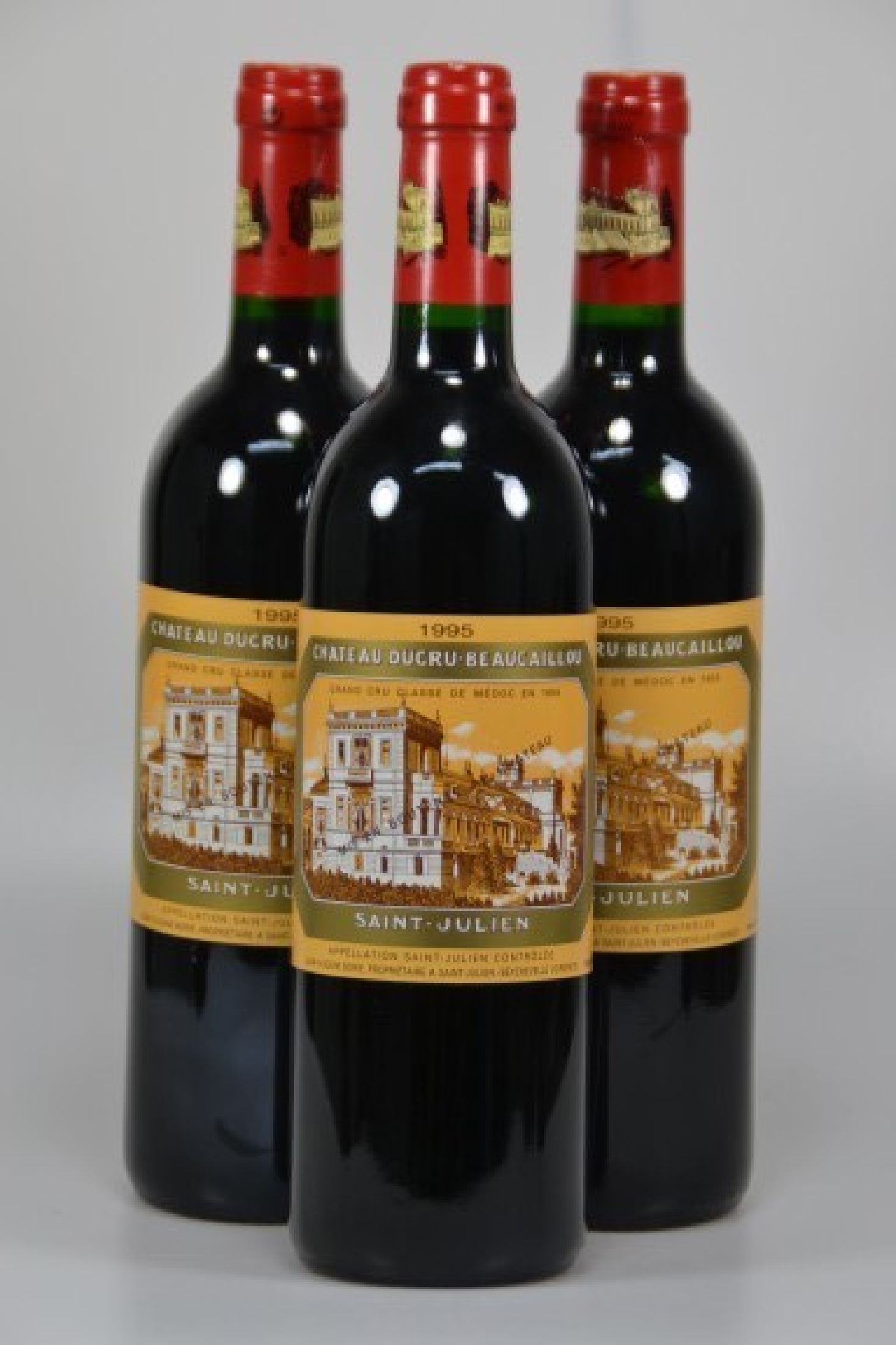 3 Flaschen 1995 Chateau Ducru-Beaucaillou, Saint-Julien, je 750ml, 13% Vol., High Fill, unverkostet, 94 Parker-Punkte