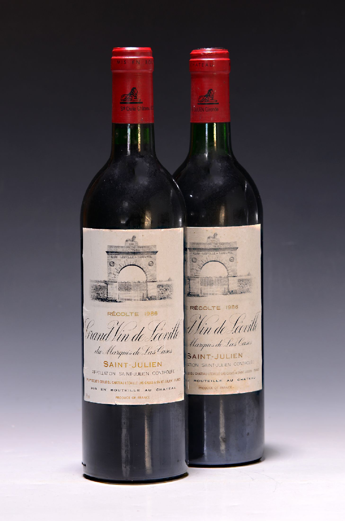 2 Flaschen 1986 Chateau Leoville-Las Cases, Grand Vin de Leoville du Marquis Du Las Cases, Saint-Julien, je 750ml, 13% Vol., Top Shoulder/Into Neck, ...