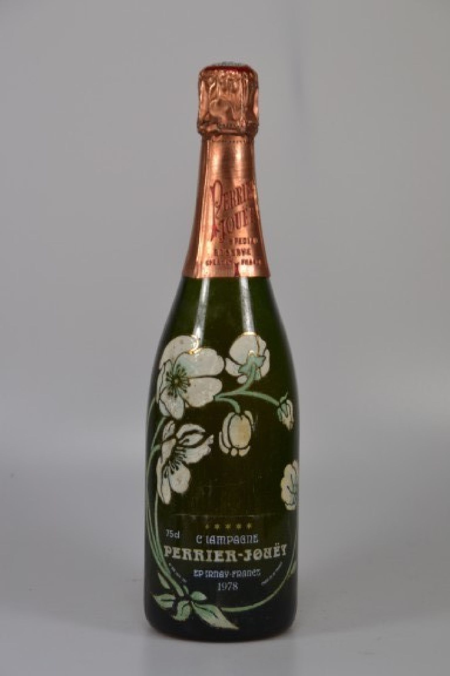 1 Flasche 1978 Perrier-Jouet Champagner, Special Reserve, Epernay, 750ml, Flasche mit der Fleur de Champagne Millisme Motivik, Alterssp., unverkostet