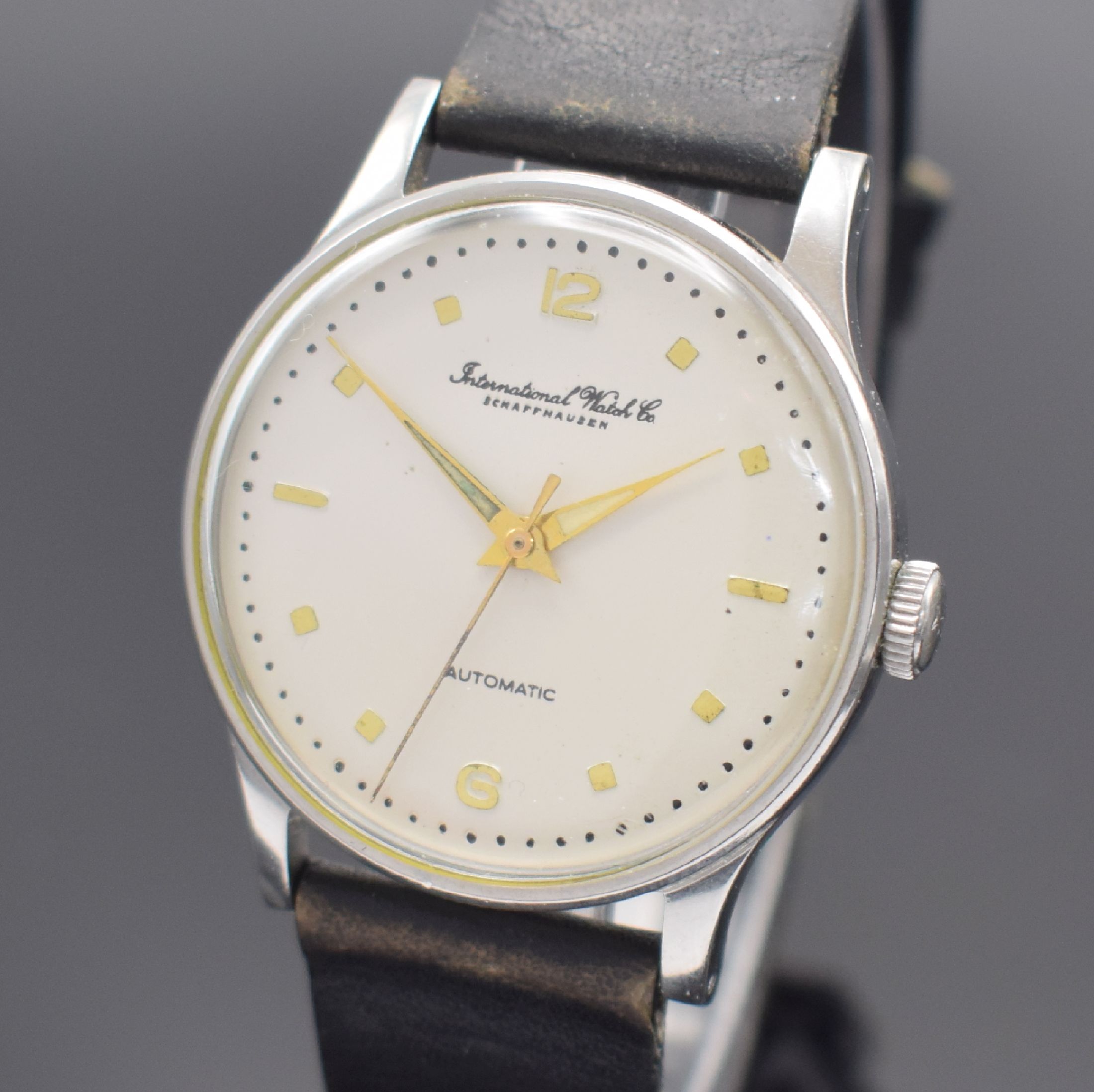 Detail a: IWC Herrenarmbanduhr in Stahl mit Kaliber 85, Schweiz um 1952, Automatik, 2-teil. Gehäuse, Boden aufgedr., silb. rest. Zifferbl. m. aufges. ...