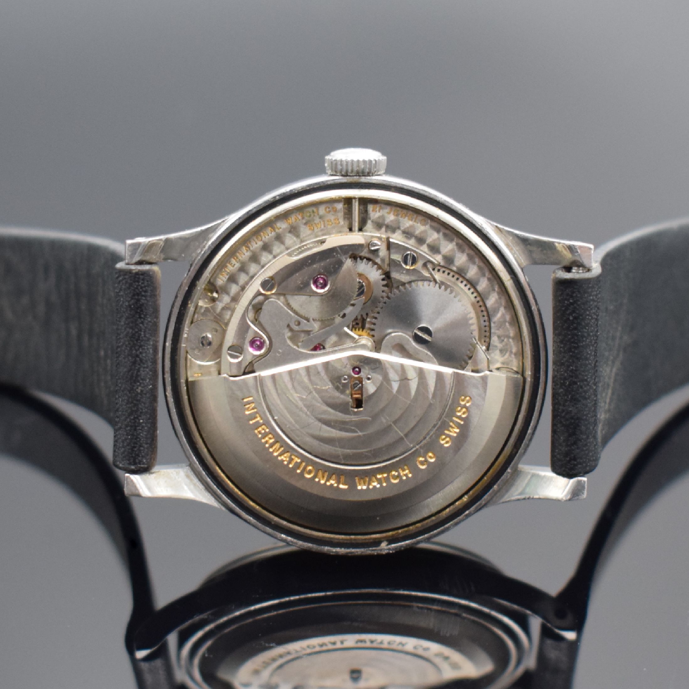 Detail d: IWC Herrenarmbanduhr in Stahl mit Kaliber 85, Schweiz um 1952, Automatik, 2-teil. Gehäuse, Boden aufgedr., silb. rest. Zifferbl. m. aufges. ...