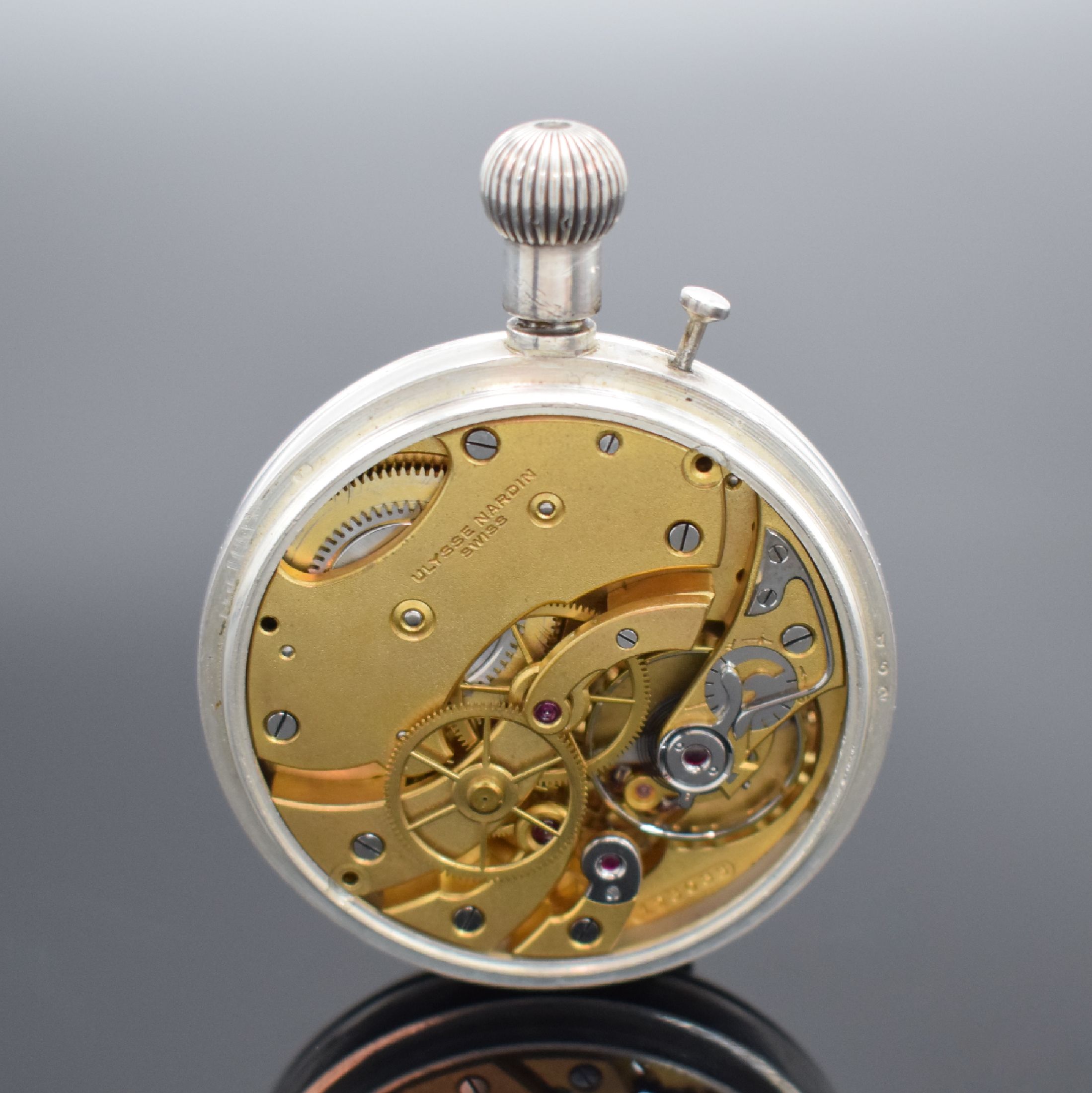 Detail b: ULYSSE NARDIN H.S.2 seltene Chronometer Beobachtungsuhr der britischen Marine, Schweiz um 1943, verschr. Sterlingsilbergeh. in Holzbox, glattes Geh., ...