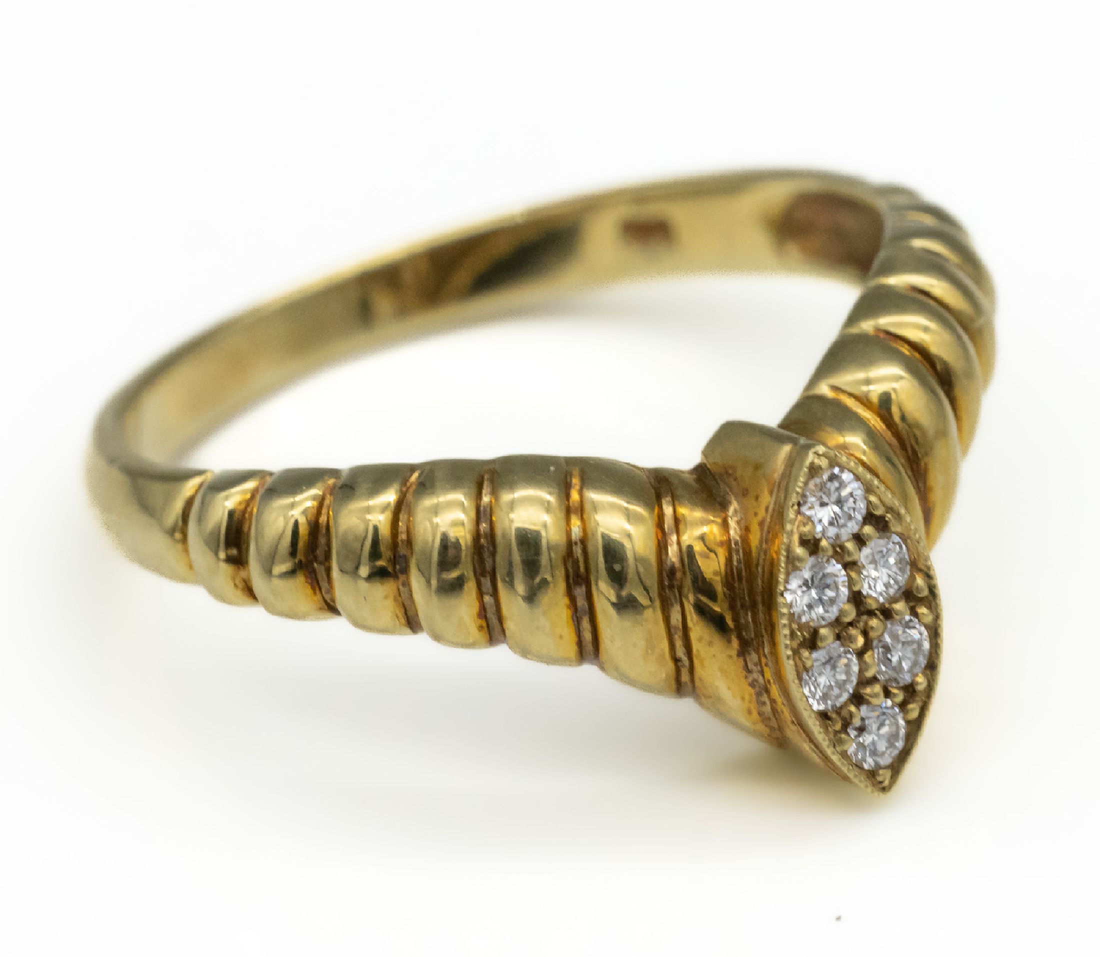 14 kt Gold Brillant-Ring, GG 585/000, 6 Brillanten zus. ca. 0.12 ct Weiß/si, ca. 3.7 g, RW 57